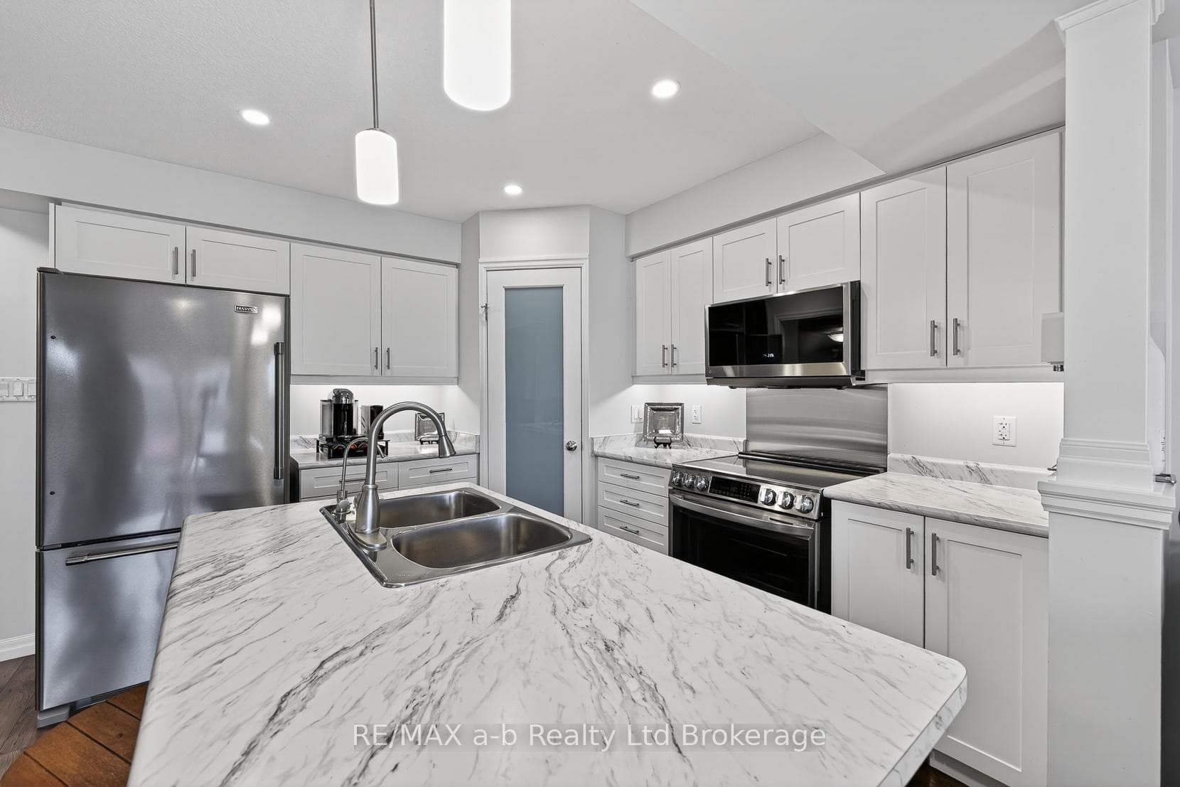 175 INGERSOLL Street Unit 28 photo 16