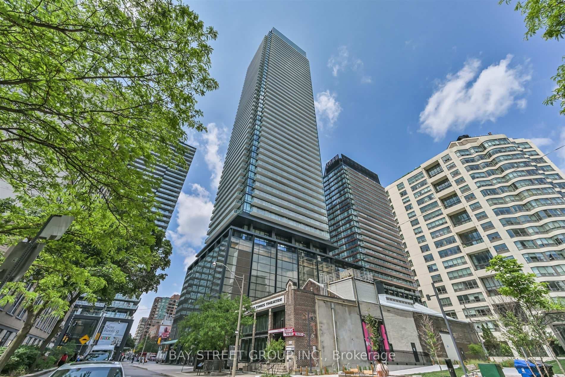 501 Yonge Street Unit 4203 photo 2