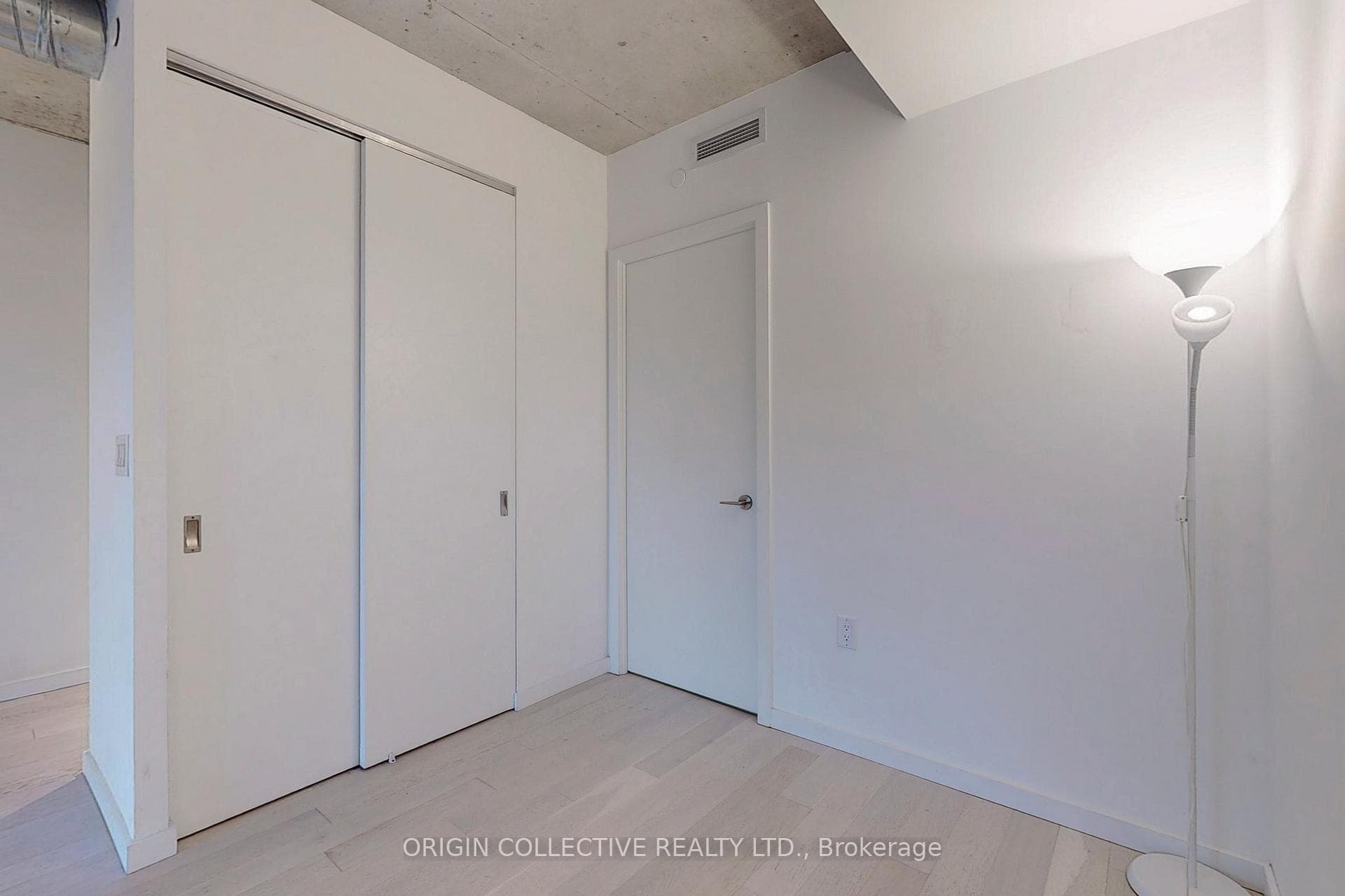 21 Lawren Harris Square Unit 1109 photo 18