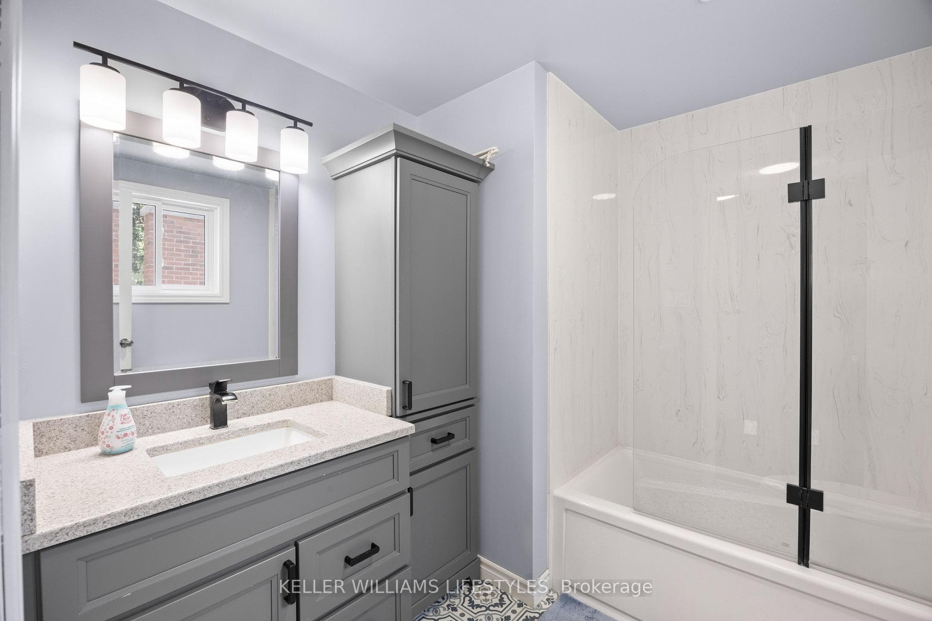 219 Dundas Street photo 27