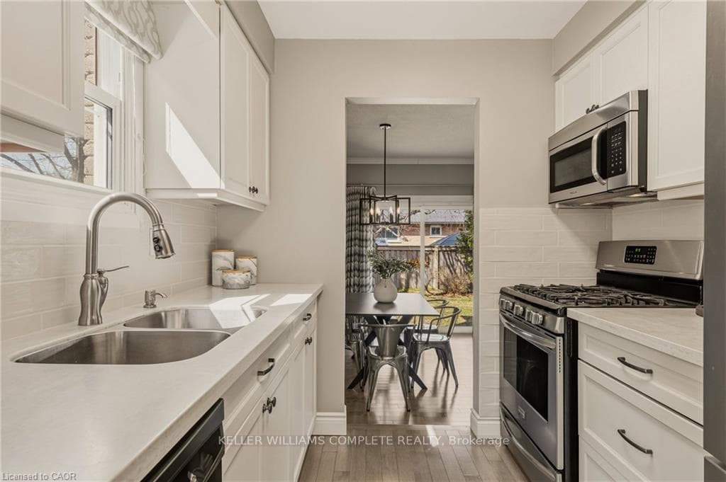357 REXFORD Drive photo 8
