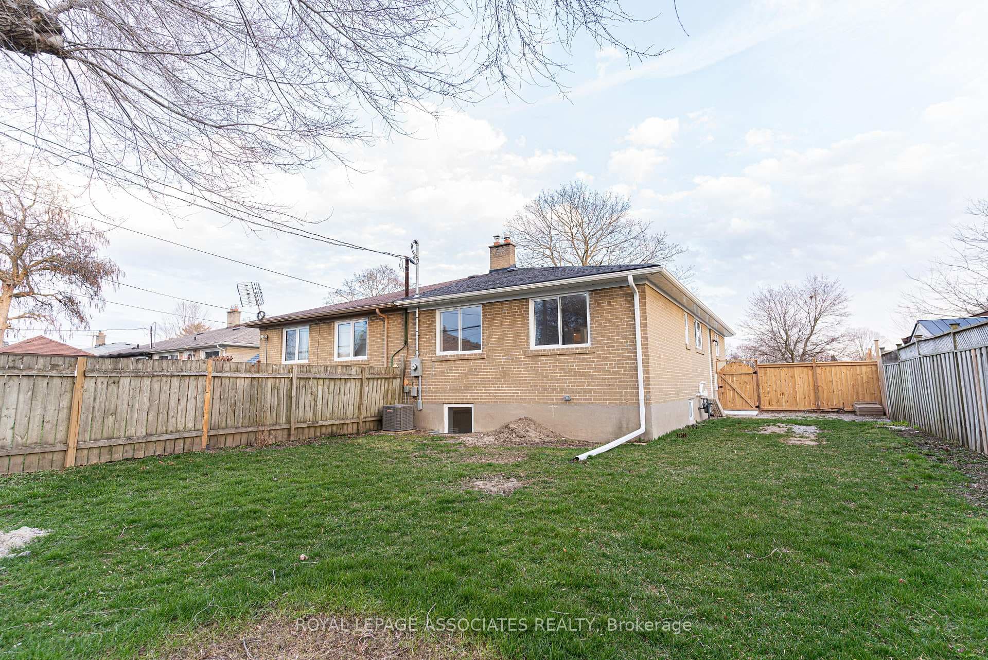 61 Tulloch Drive photo 33
