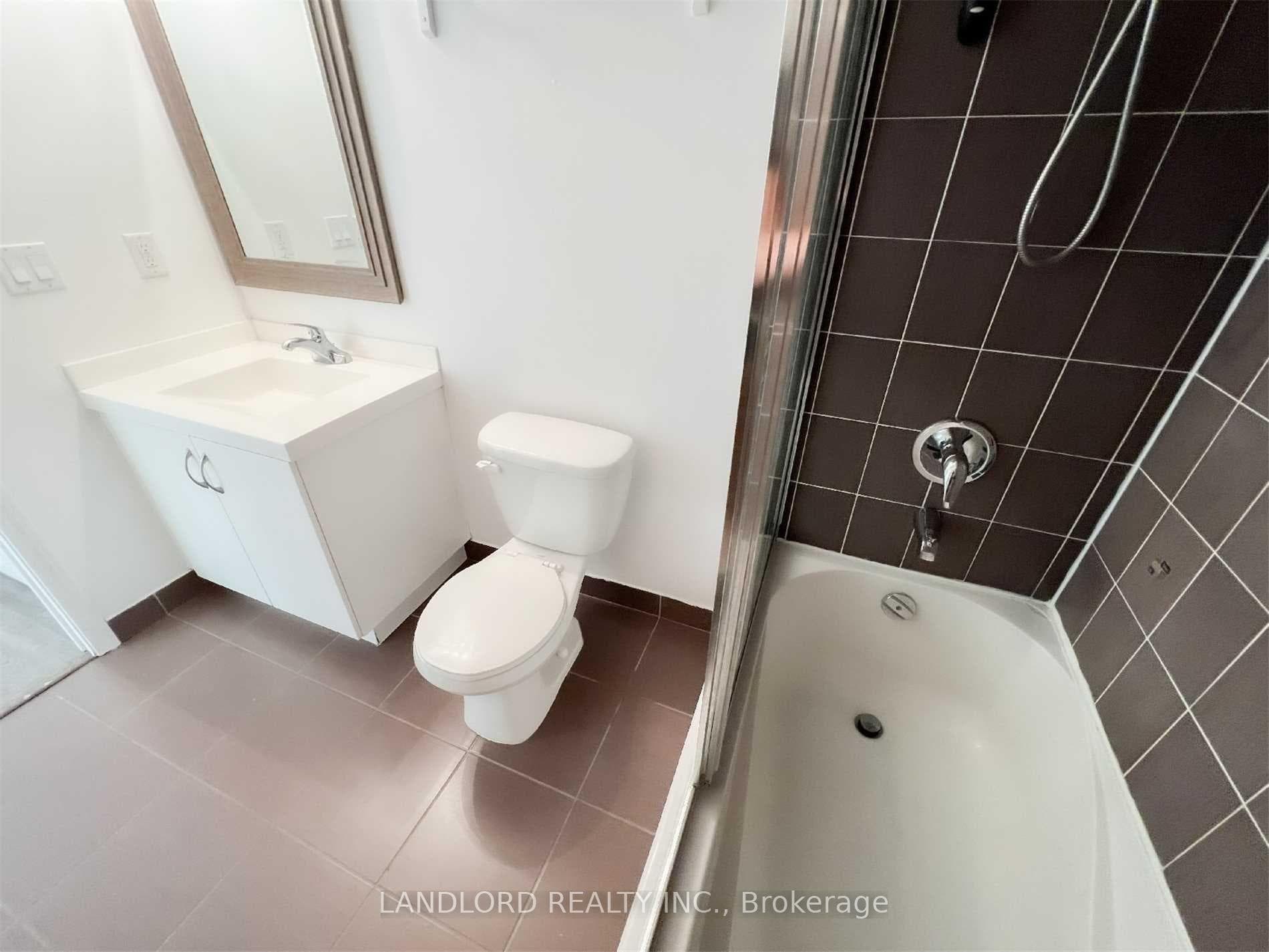 2240 Lakeshore Boulevard Unit 309 photo 14