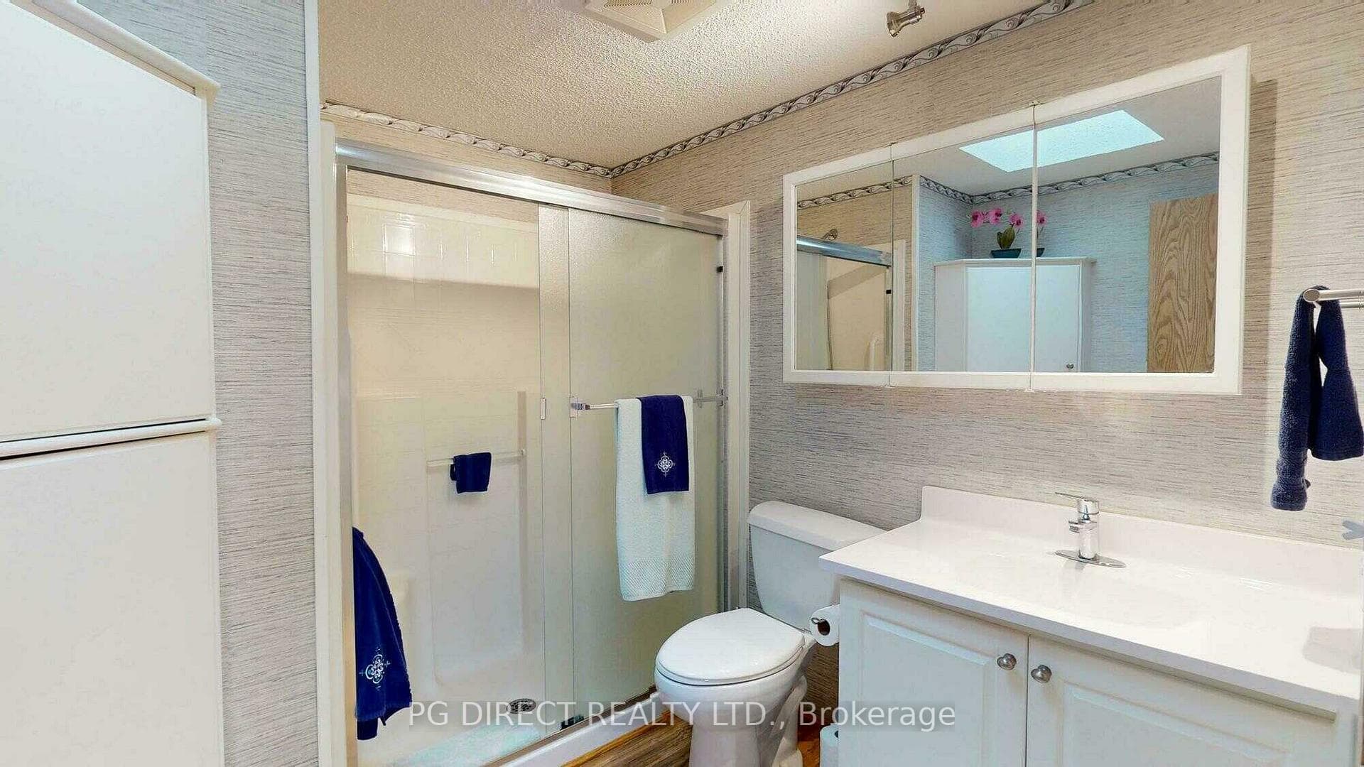 24 Jasper Heights photo 12