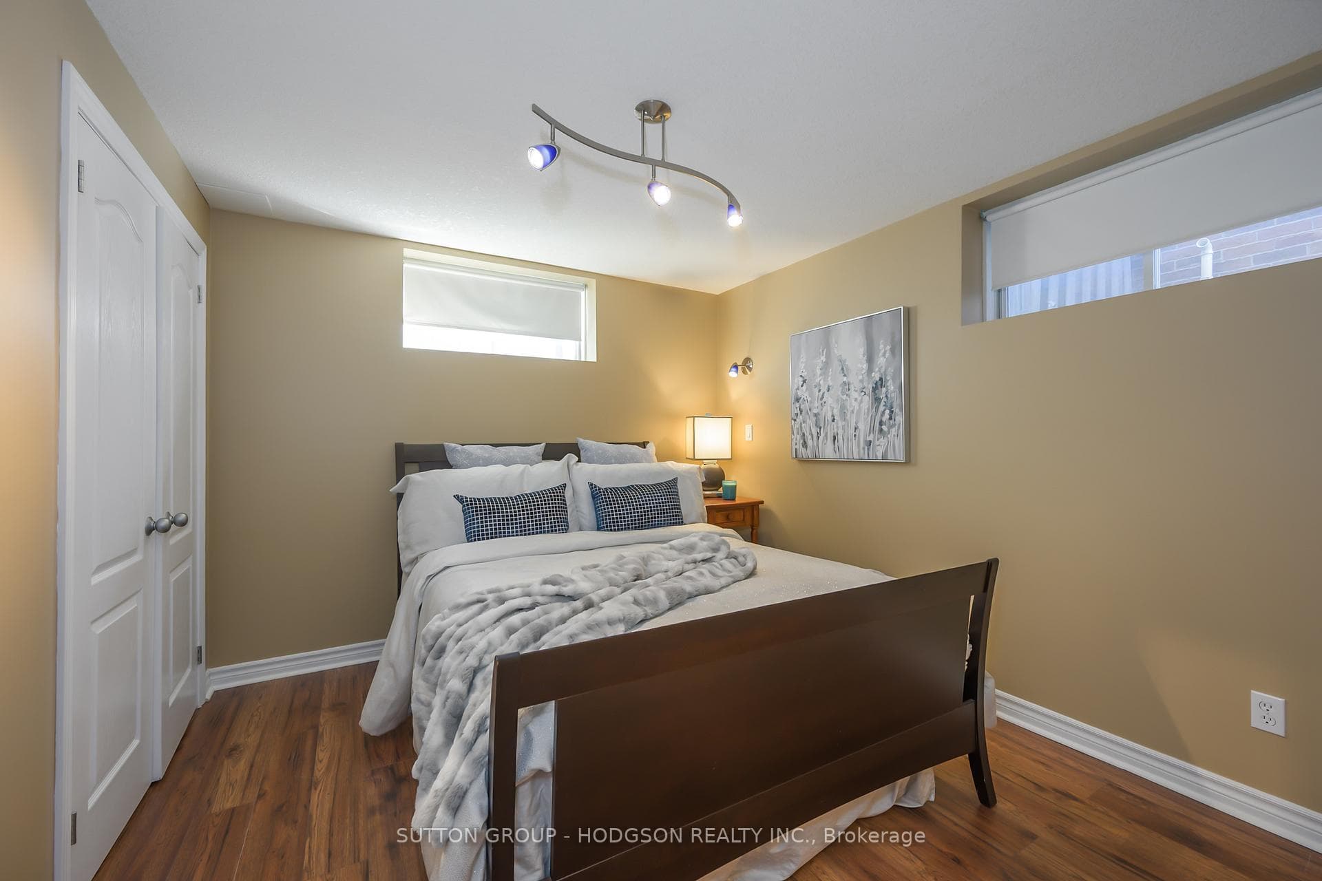 42 Oakmont Gardens photo 34