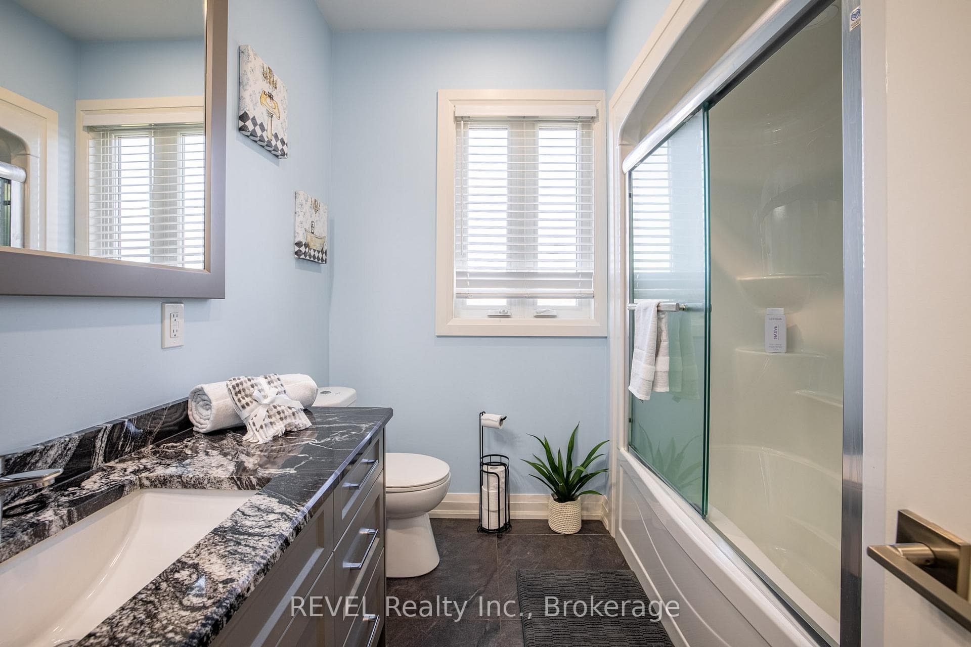 Bathroom 4 piece