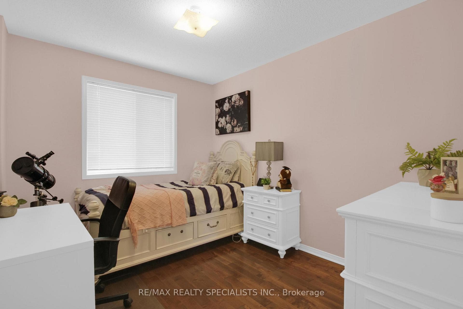 10 Chatelaine Court photo 24