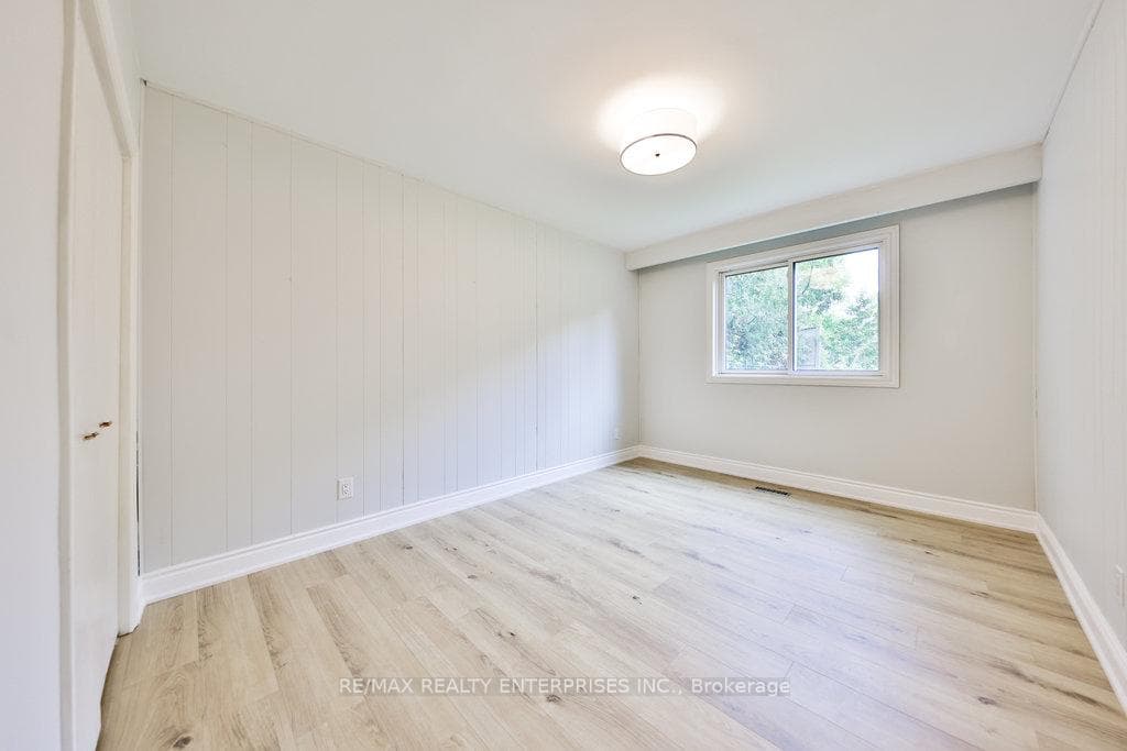 1353 Crestdale Road photo 16
