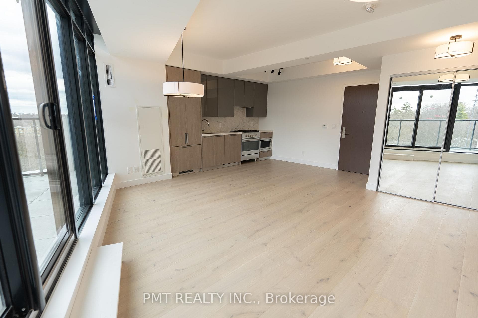 160 Kingsway Crescent Unit 510 photo 13