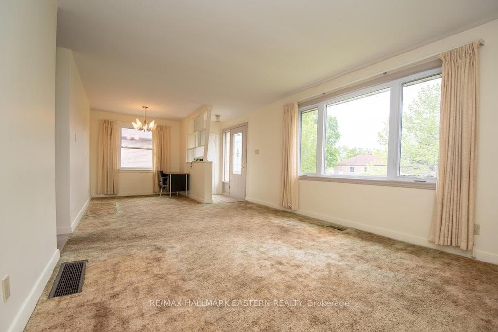 844 Philip Street photo 8