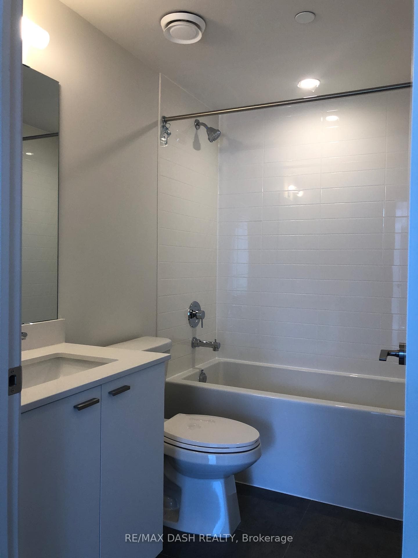 27 Bathurst Street Unit 1204W photo 18