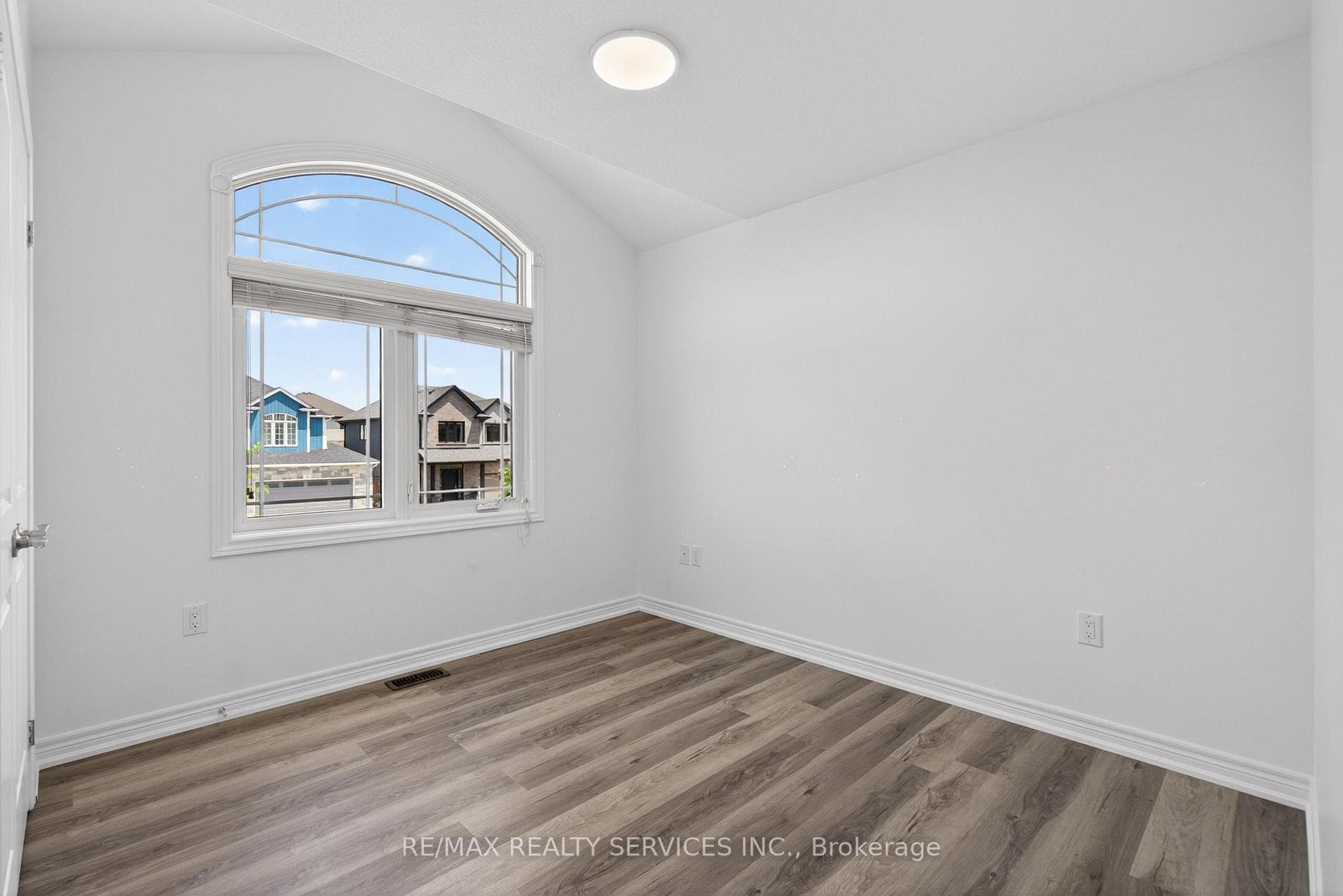 4 Bergenstein Crescent photo 26