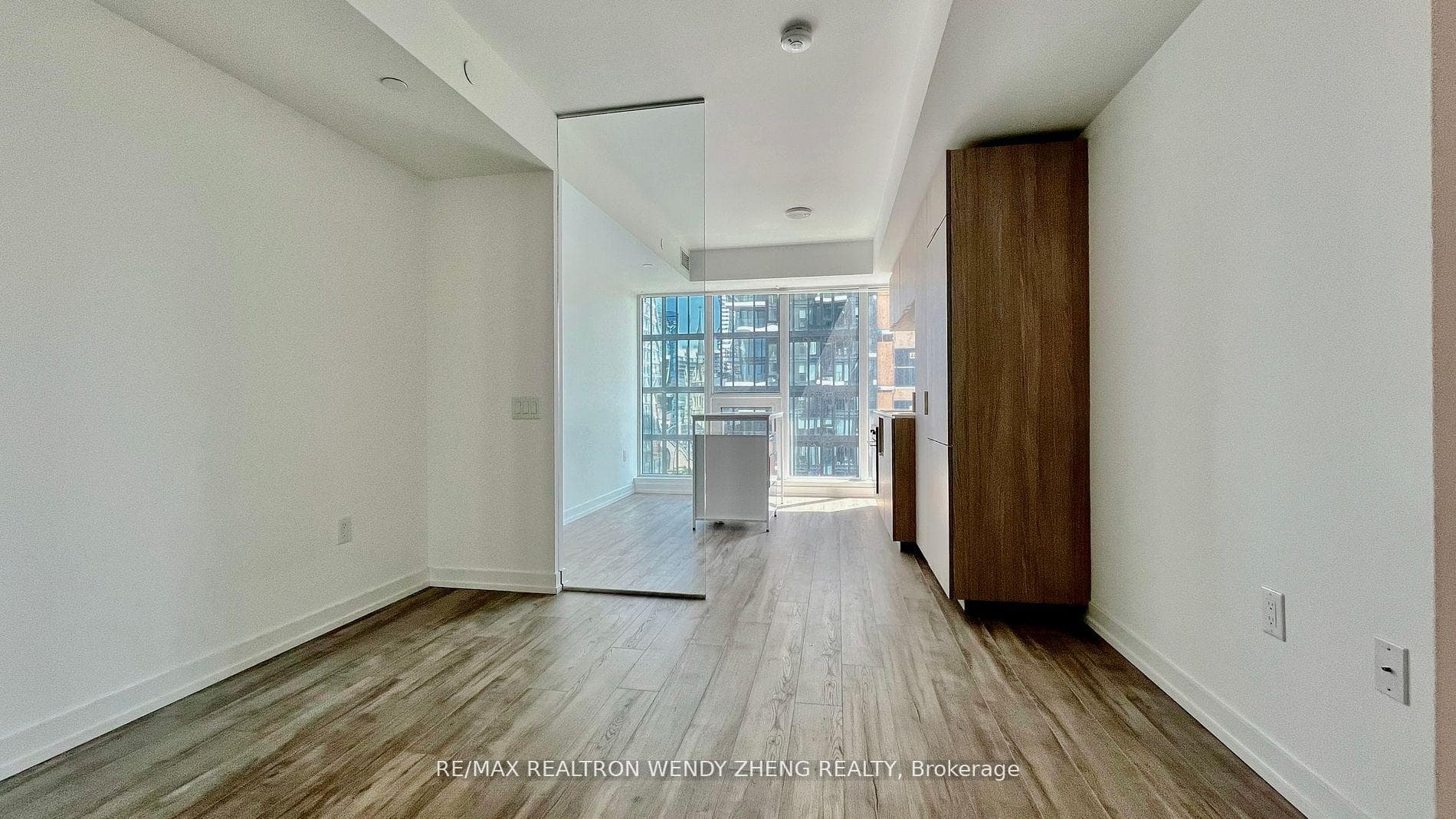 77 Shuter Street Unit 1209 photo 7