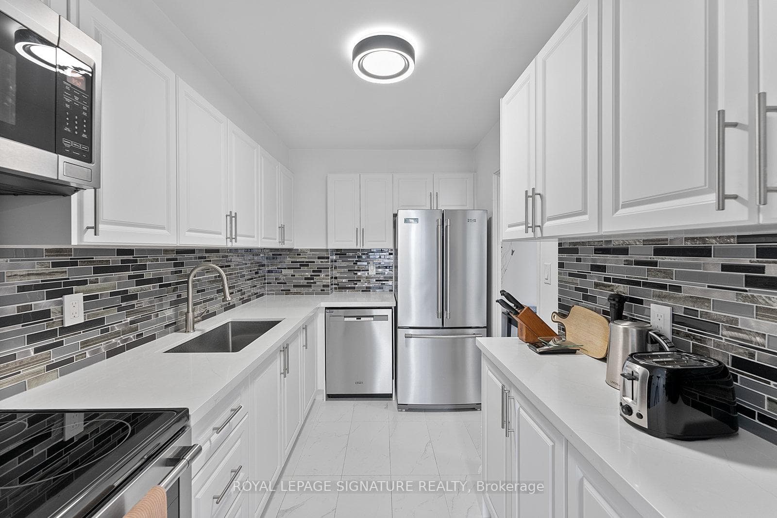 3 Massey Square Unit 1806 photo 5