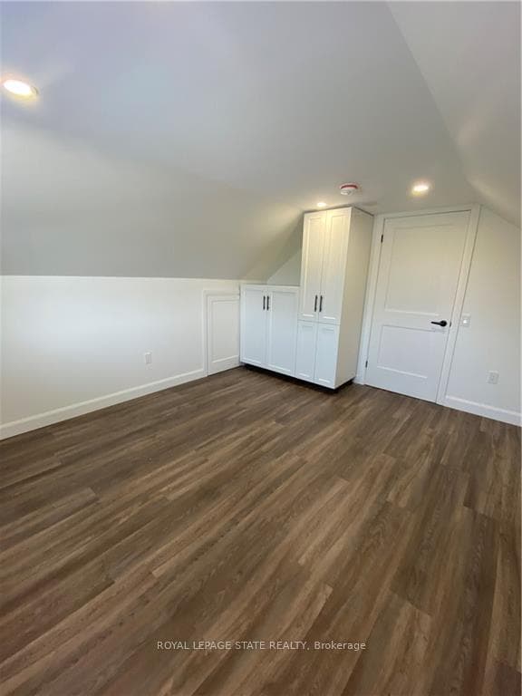 176 Queensdale Avenue Unit Upper photo 3