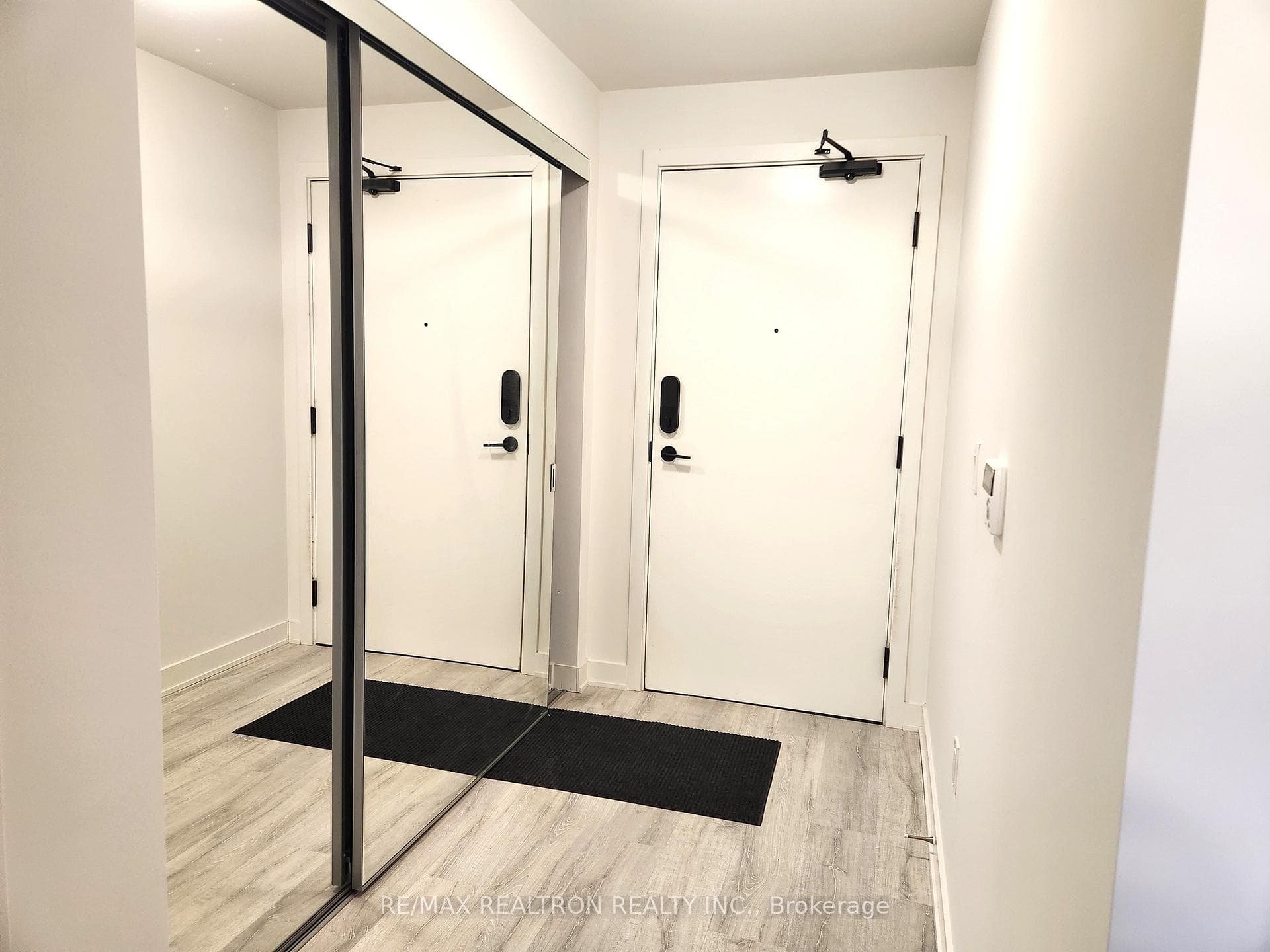 70 Princess Street Unit 2406 photo 19