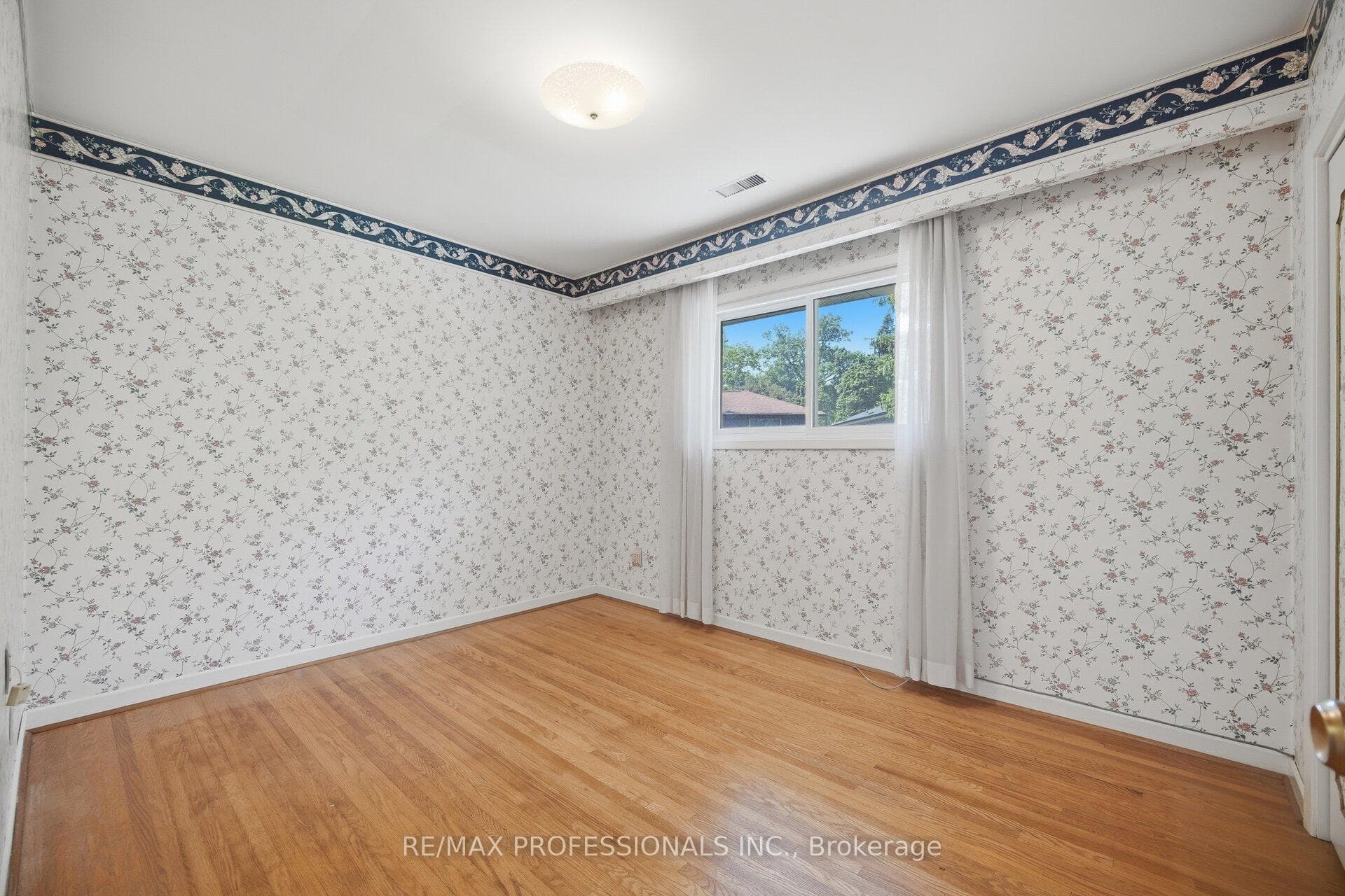 30 Grasspoint Crescent photo 24