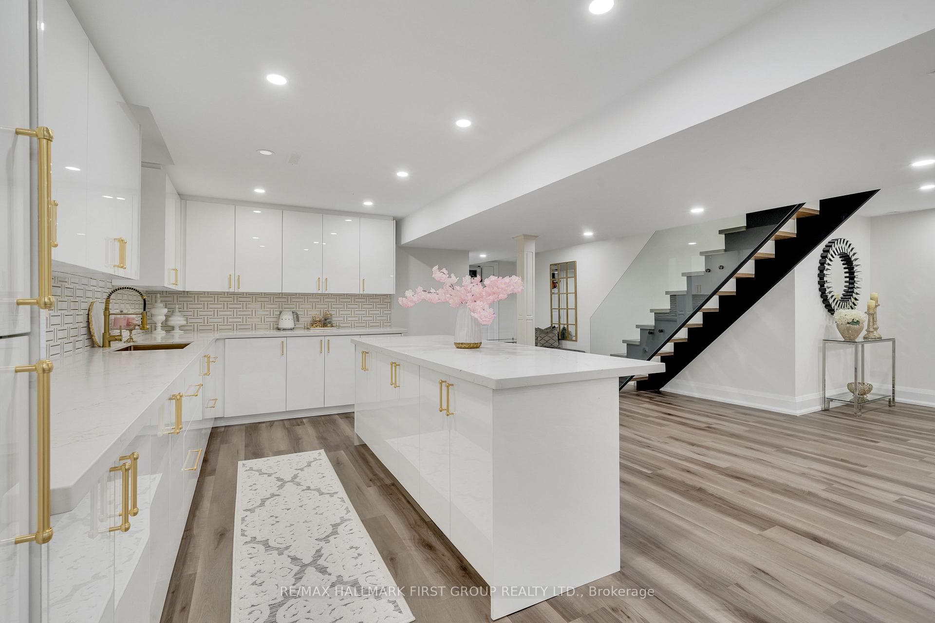 88 Coles Avenue photo 28