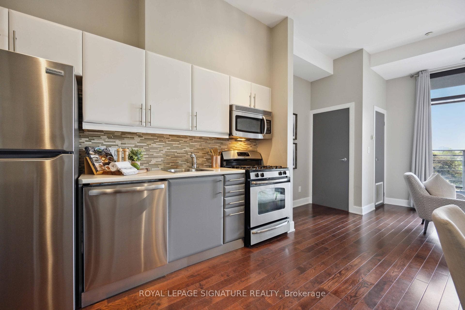 160 Fallingbrook Road Unit 205 photo 6