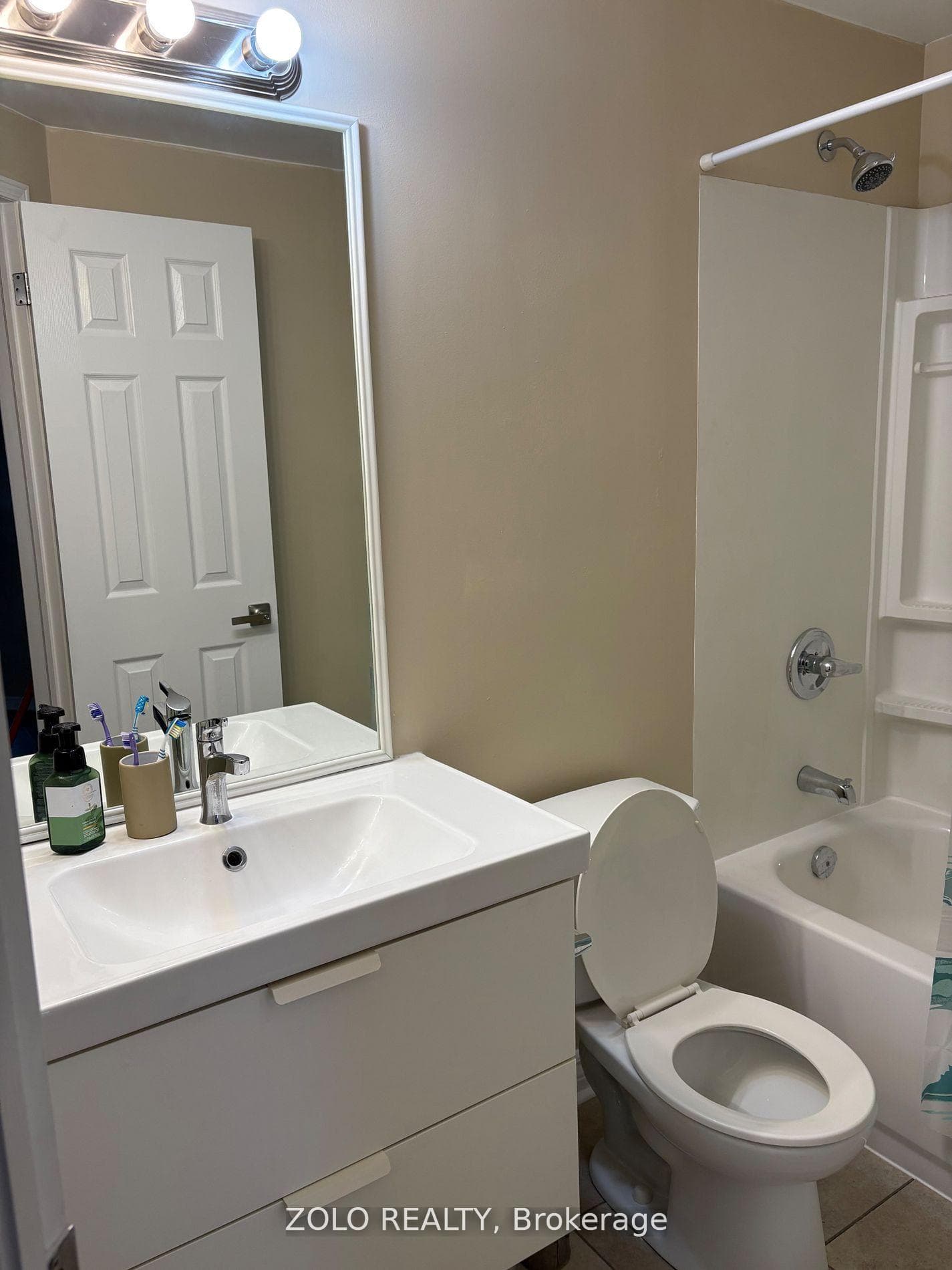 Bathroom 2-nd floor