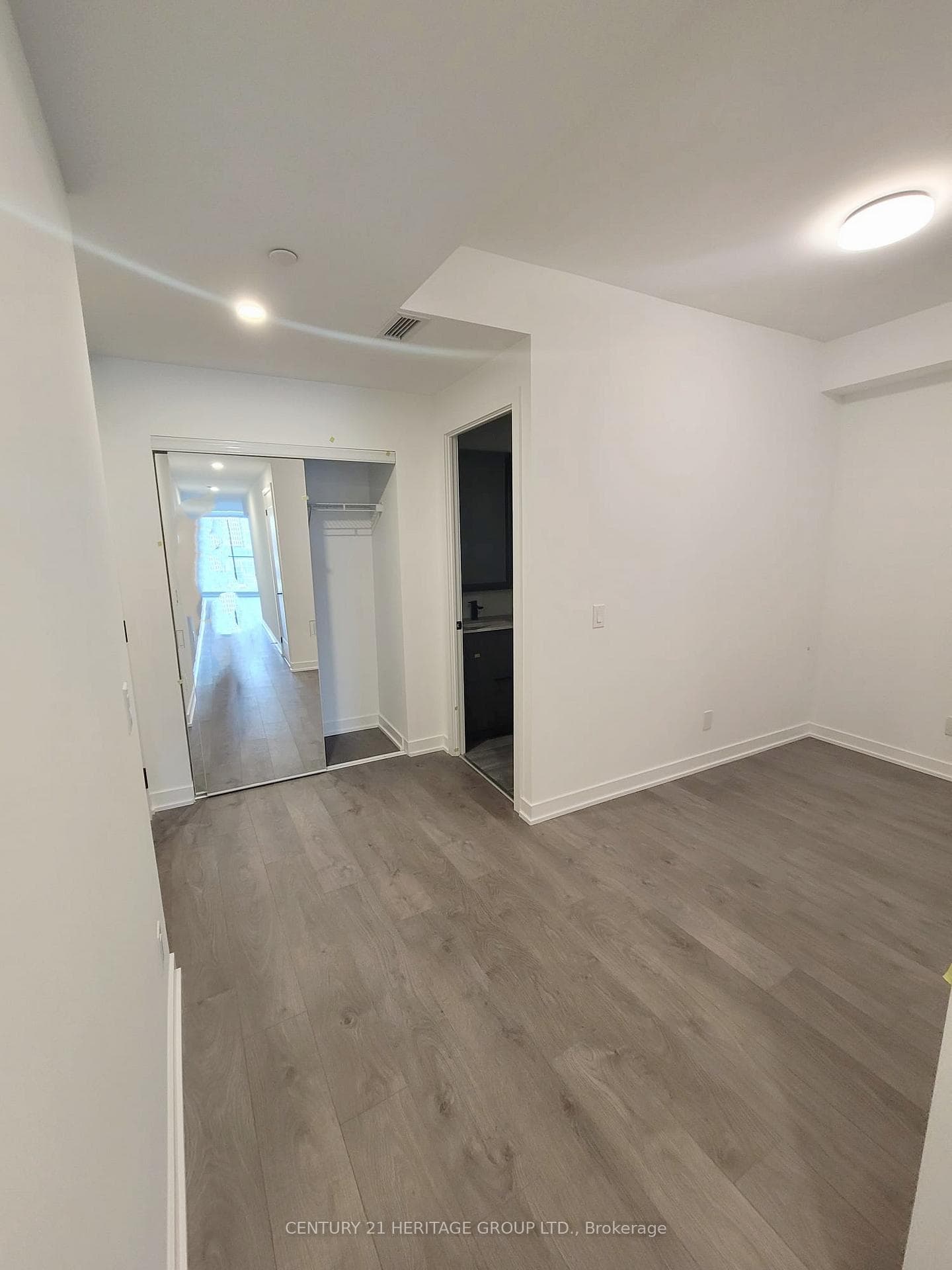 5 Defries Street Unit 619 photo 18