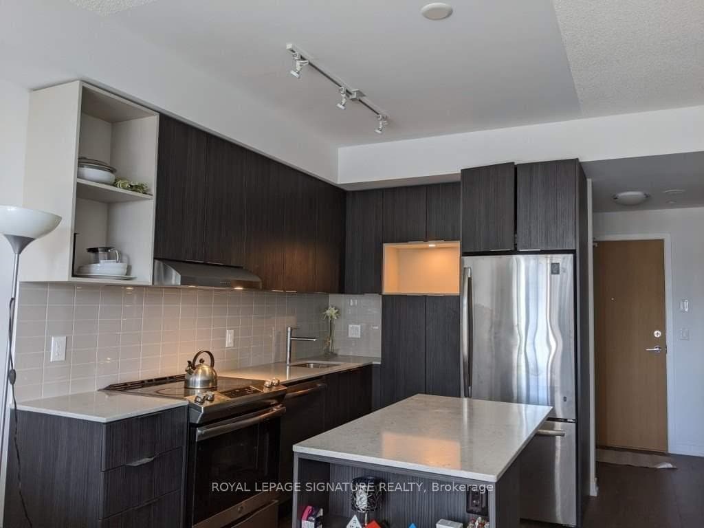 2520 Eglinton Avenue Unit 1002 photo 2