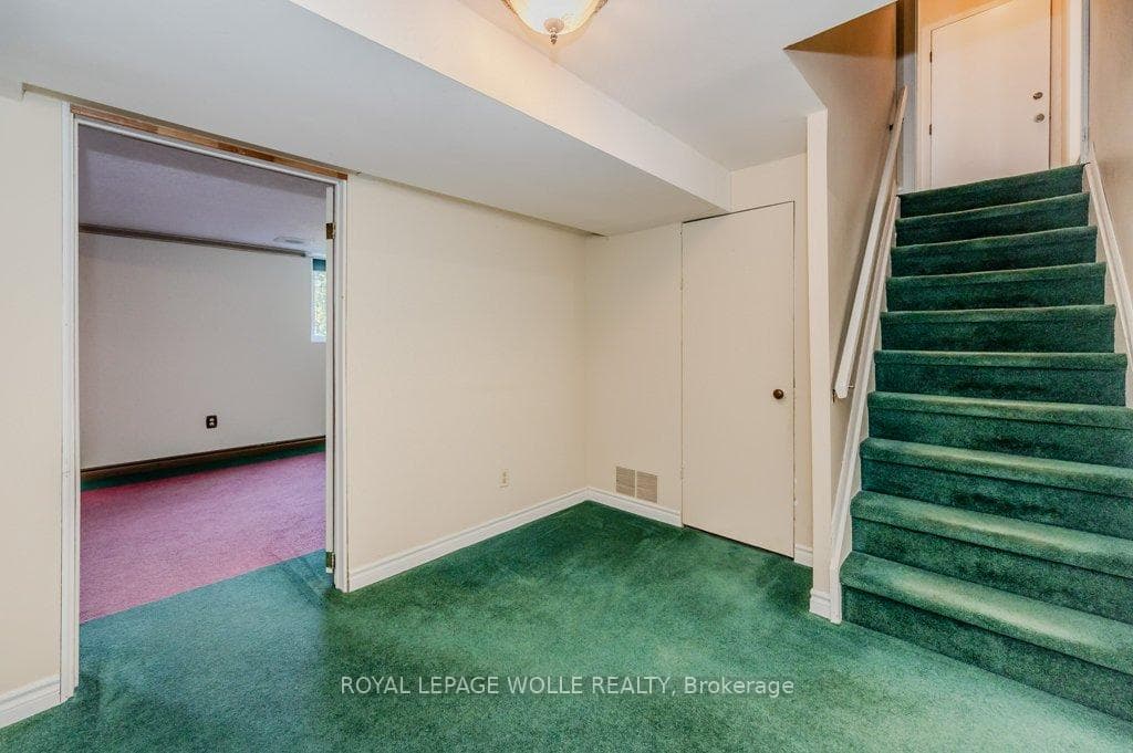 249 Teakwood Place photo 19