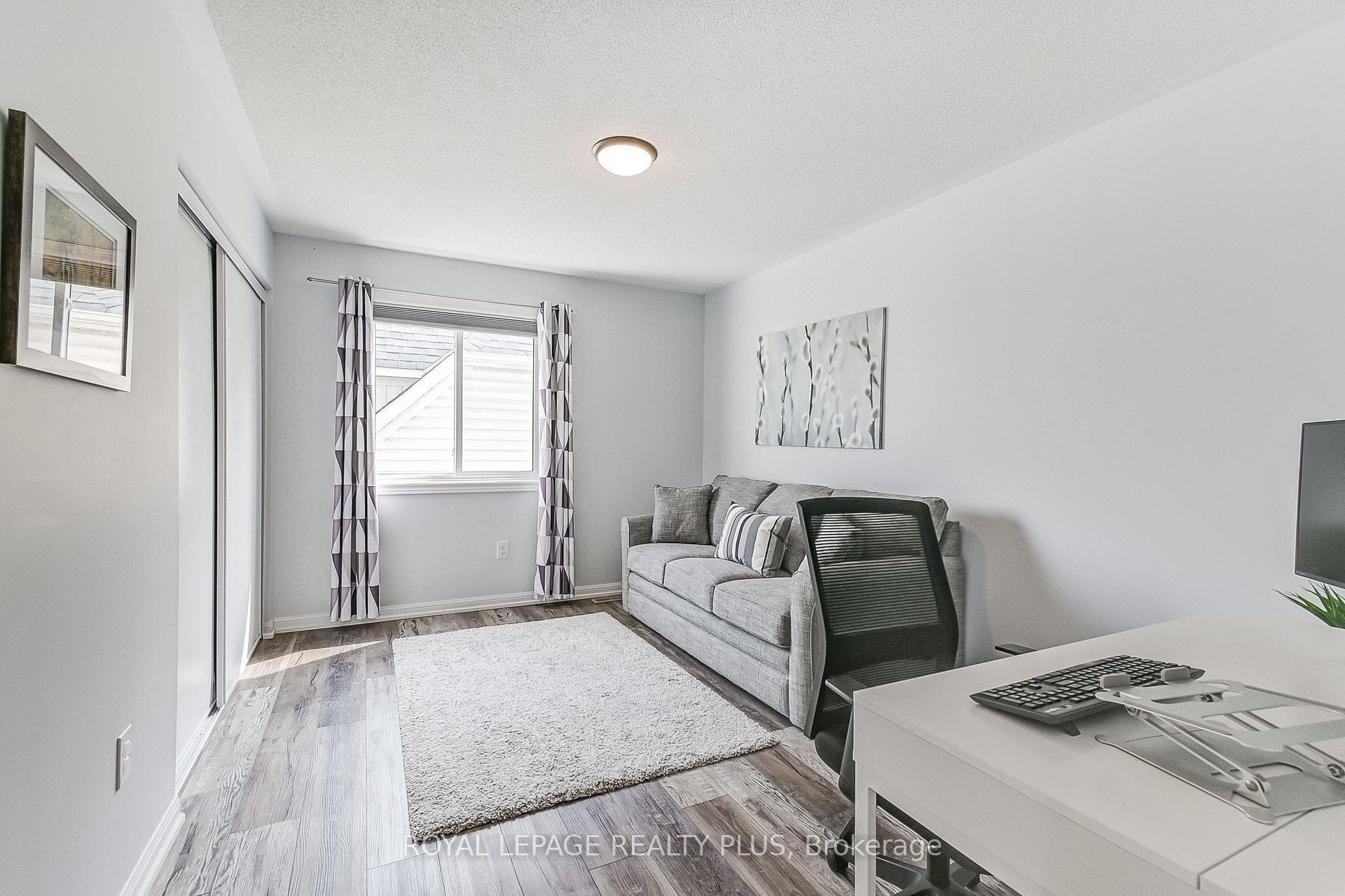 1376 Hearst Boulevard photo 25