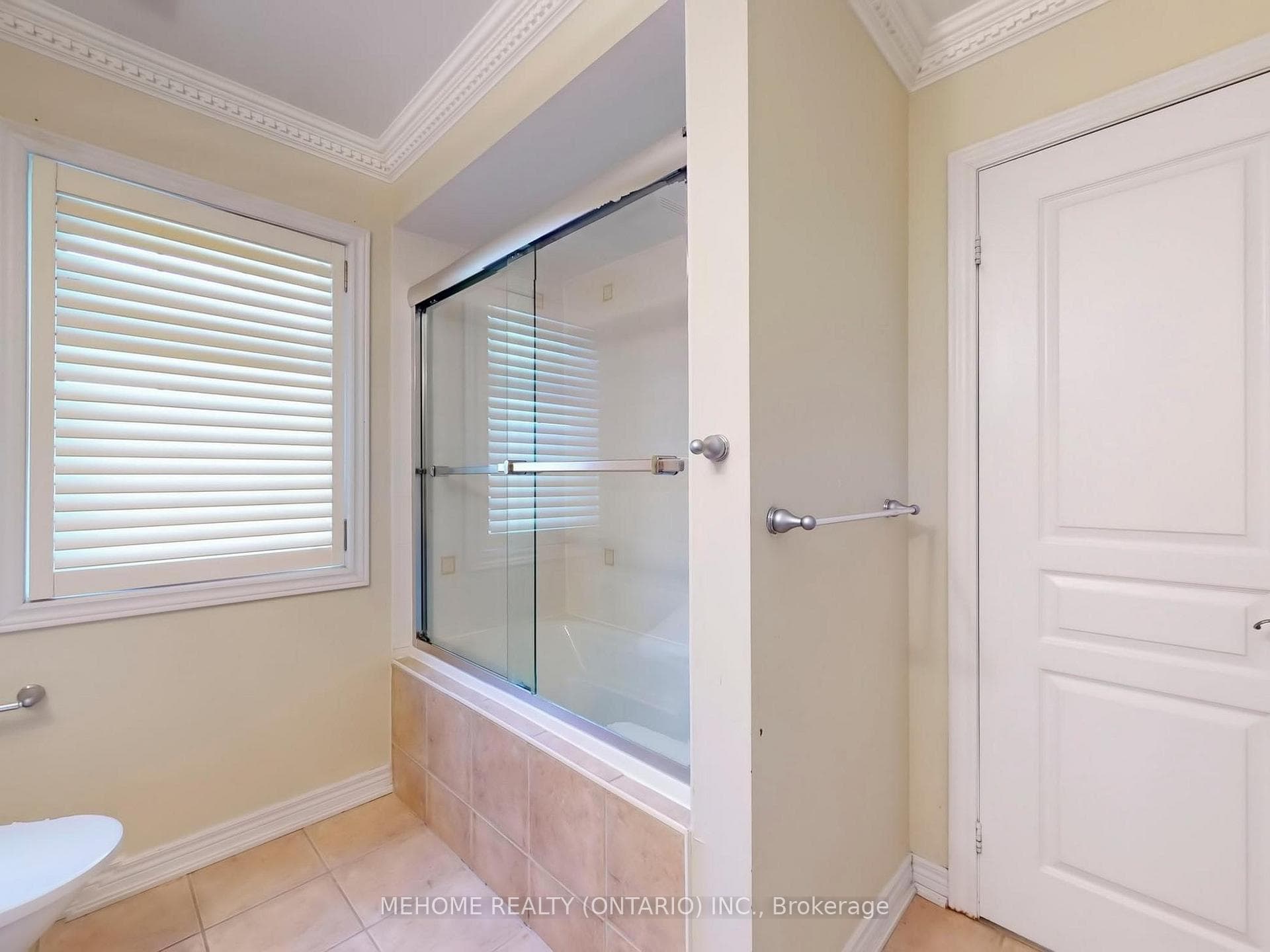 16 Adastra Crescent photo 37
