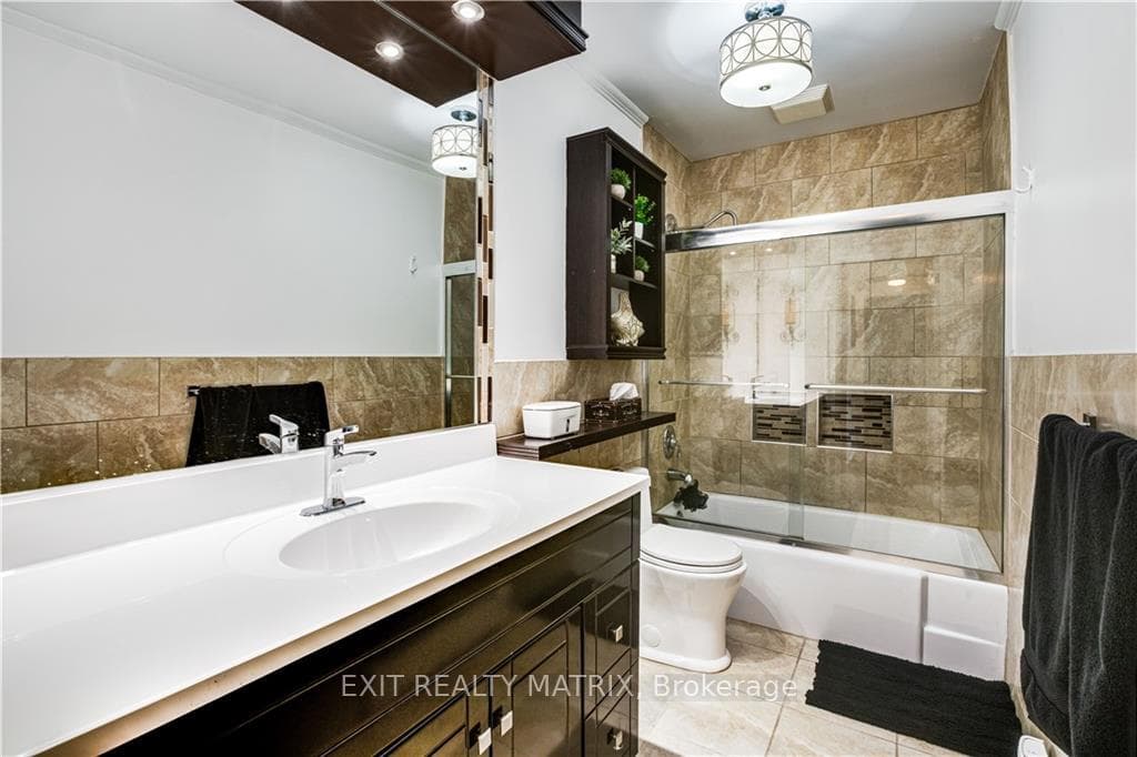 727 CECILE Boulevard photo 14