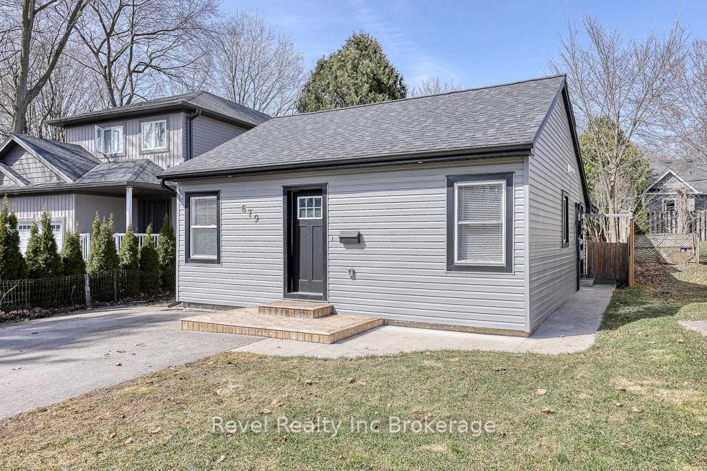 679 Elizabeth Street photo 1