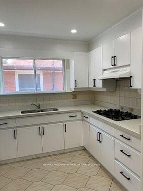 351 Queen Victoria Drive photo 5