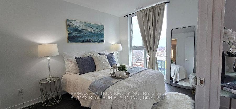 185 Alberta Avenue Unit 1208 photo 8