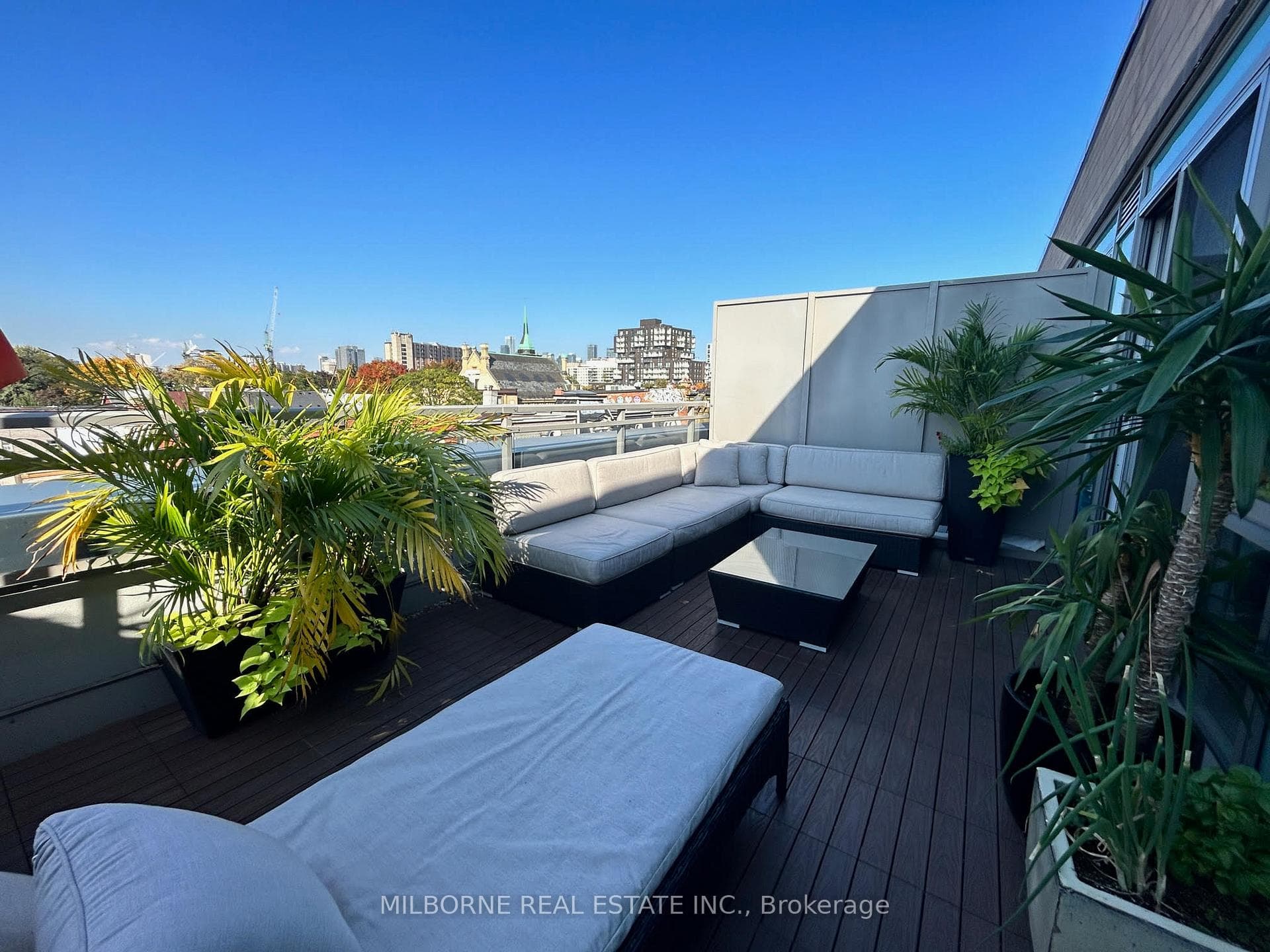 Terrace -Facing Queen West