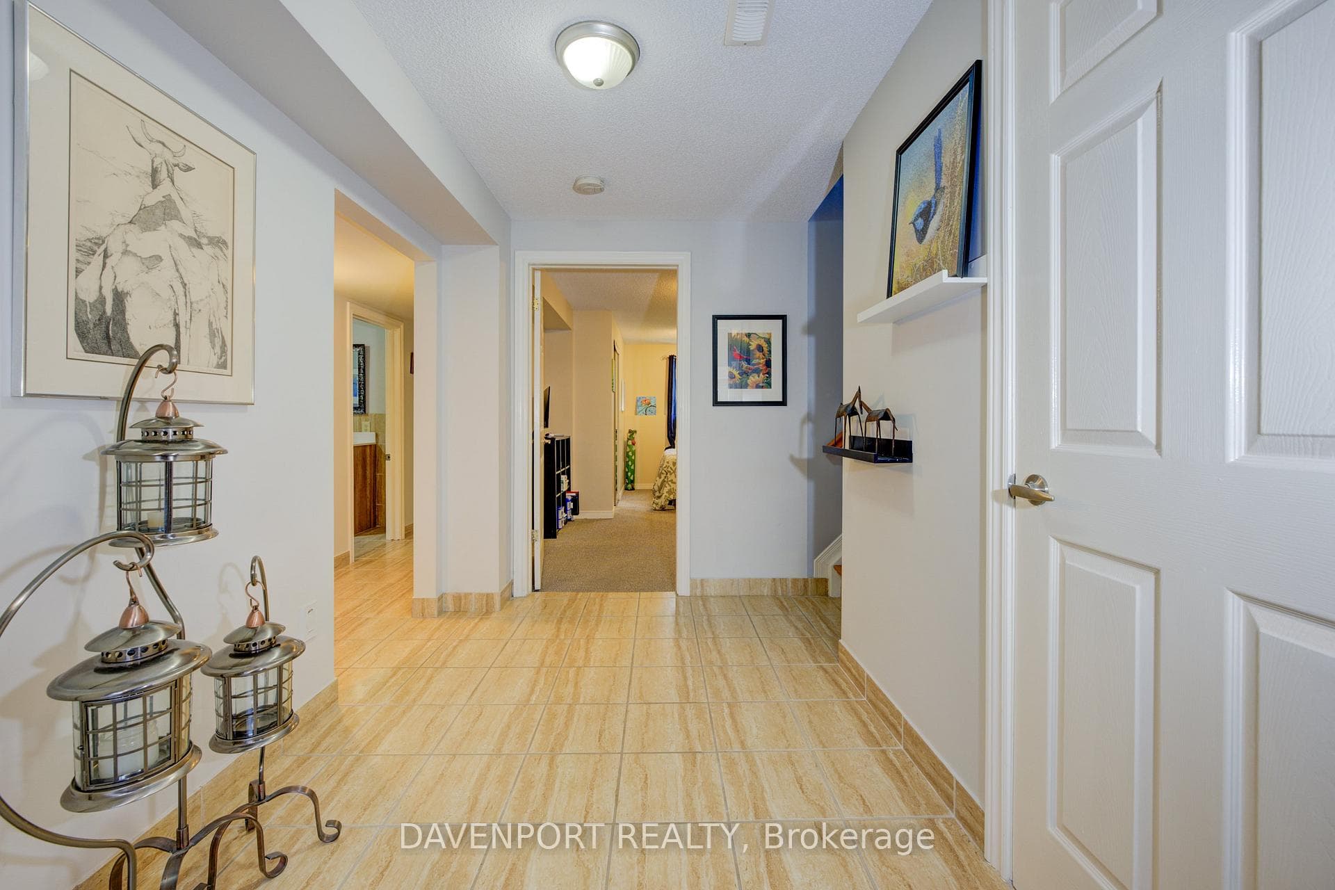 343 Jeremys Crescent photo 12