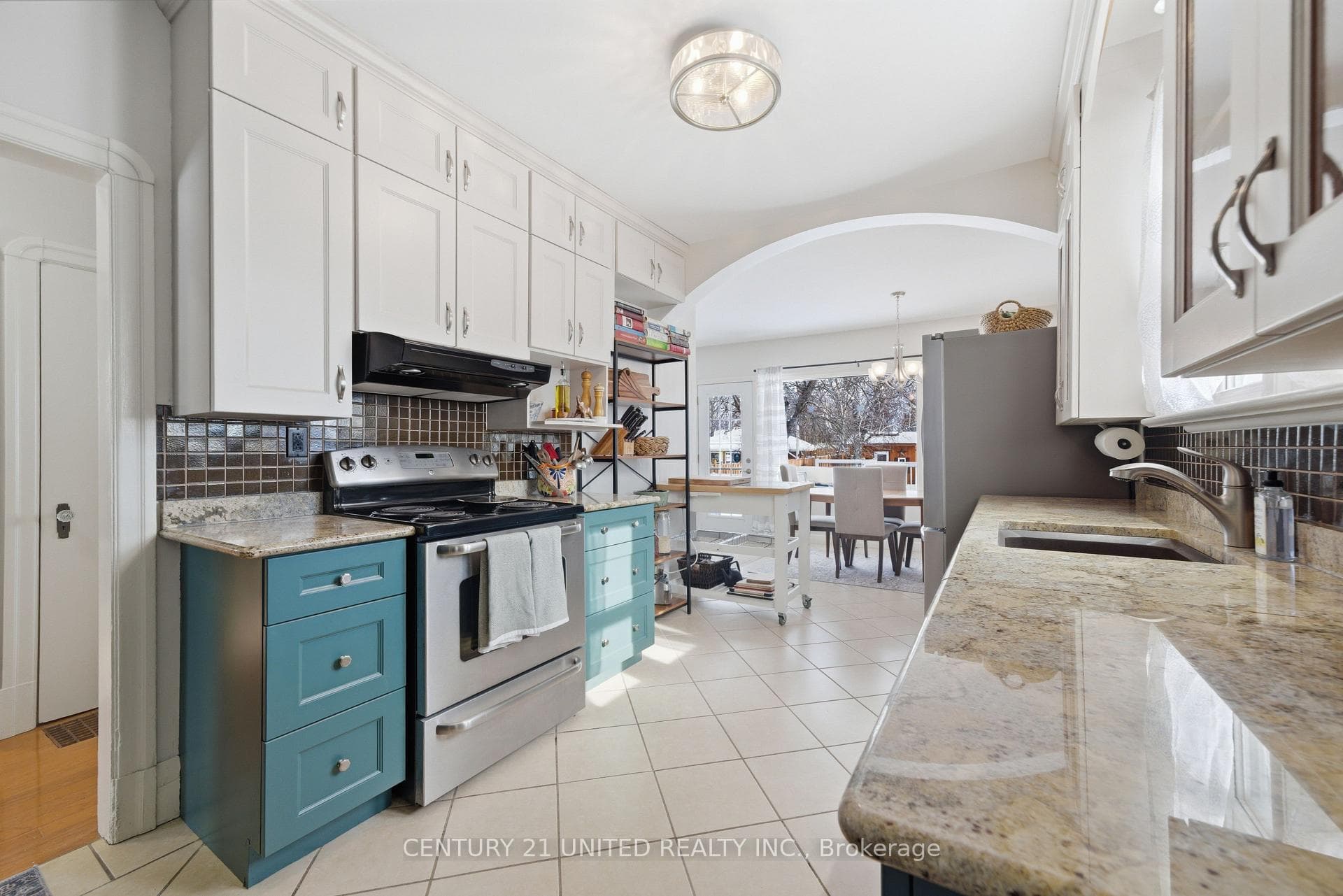 266 Mark Street photo 34