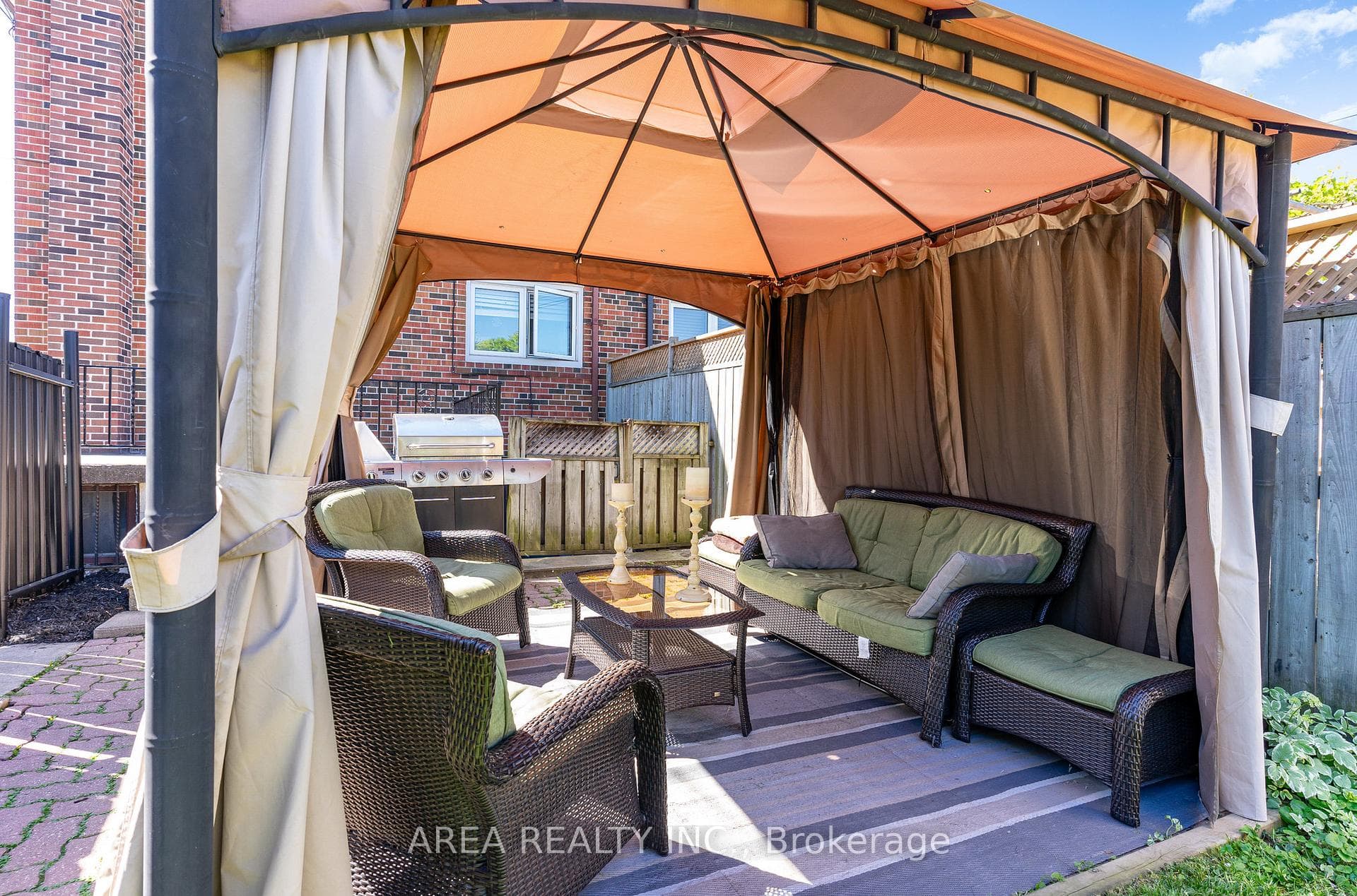 86 Cayuga Avenue photo 23