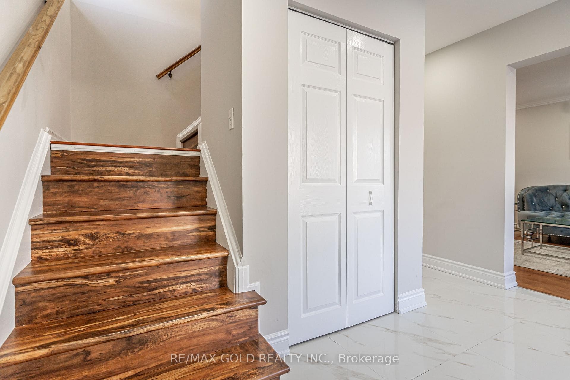 9 Dalton Place photo 17