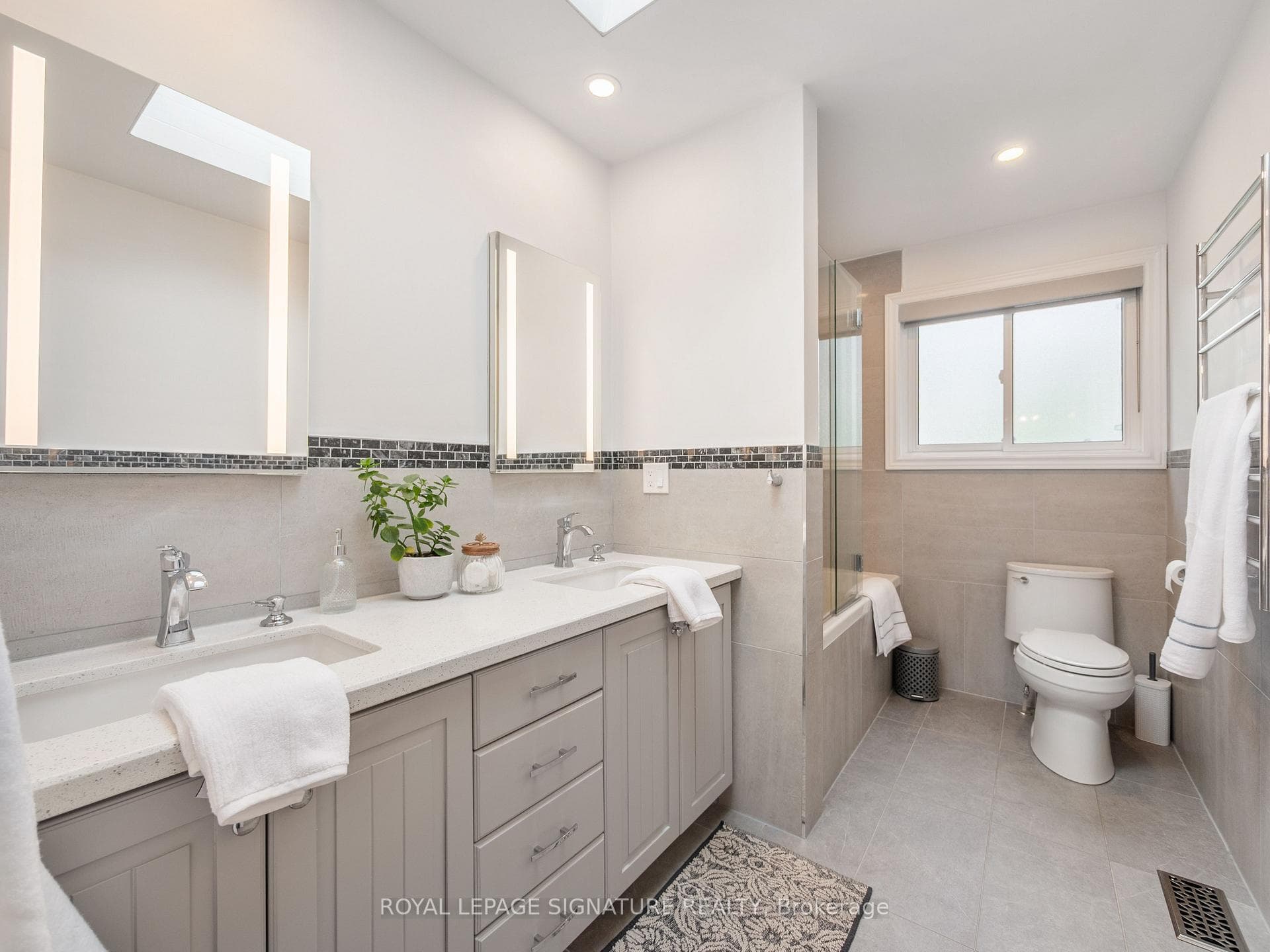 245 Appleby Road photo 16