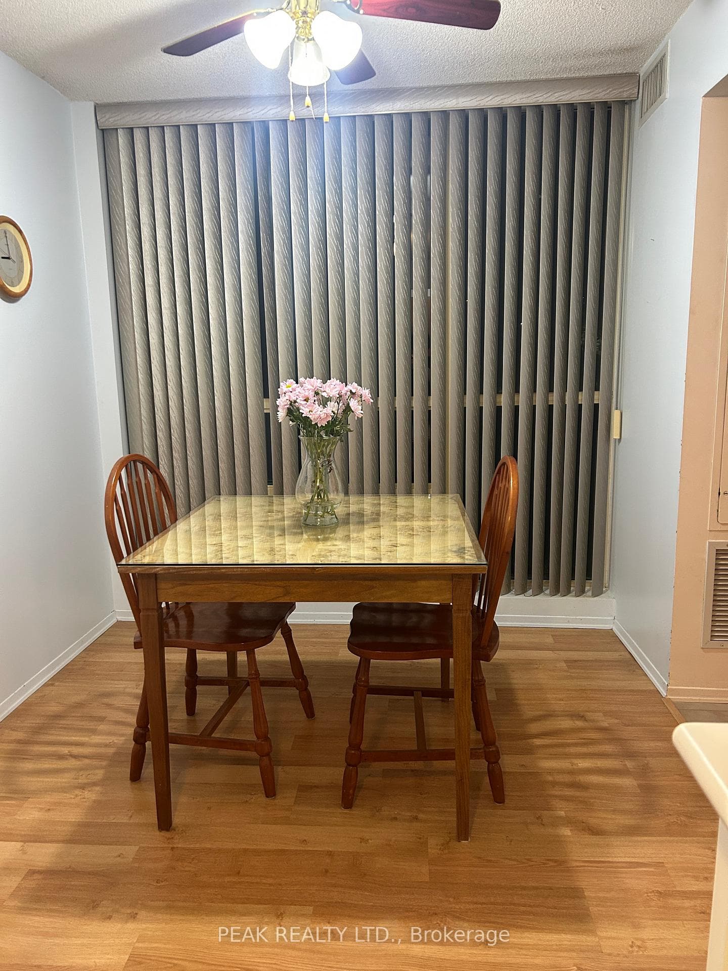 Breakfast nook