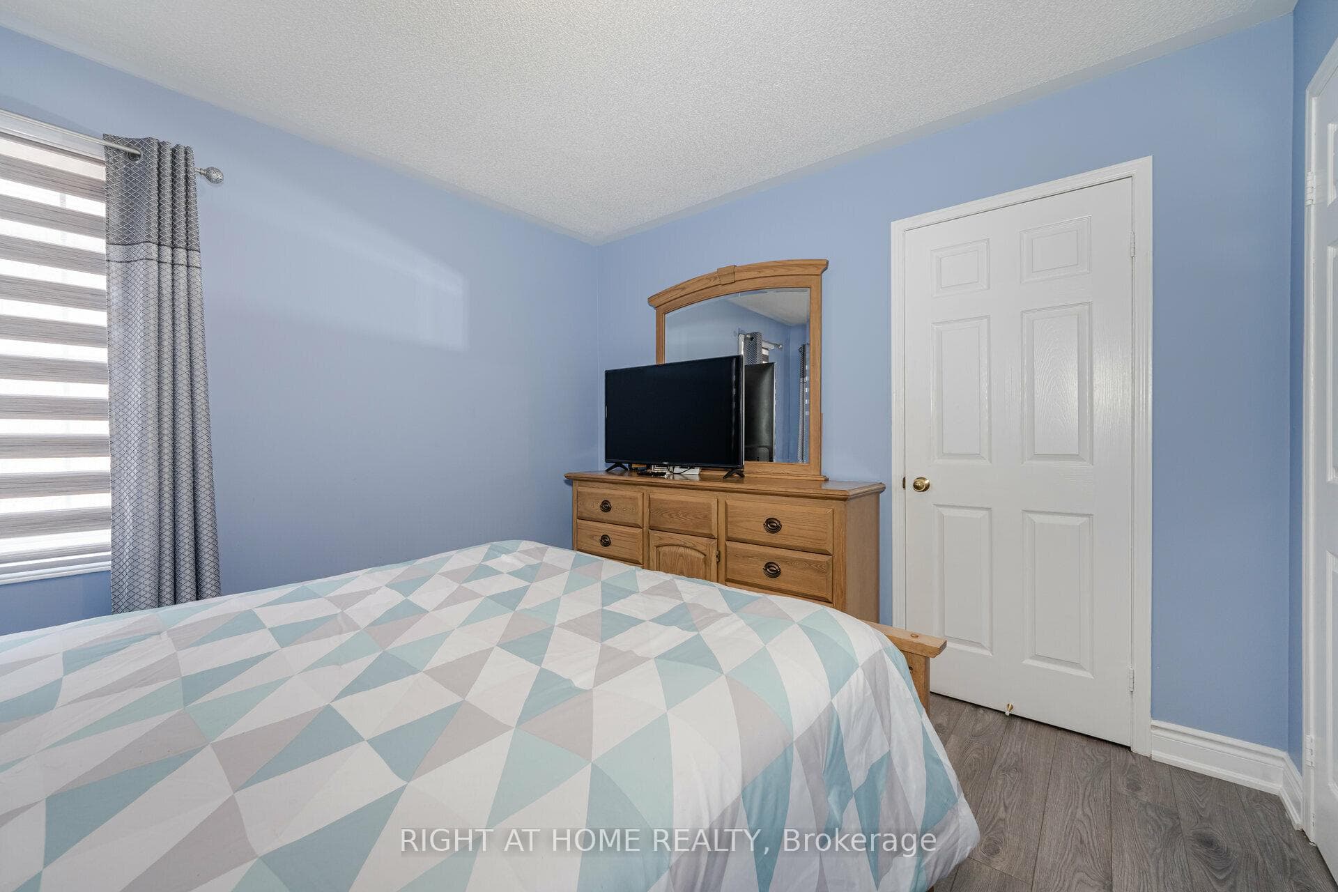 8536 MARTIN GROVE Road photo 23