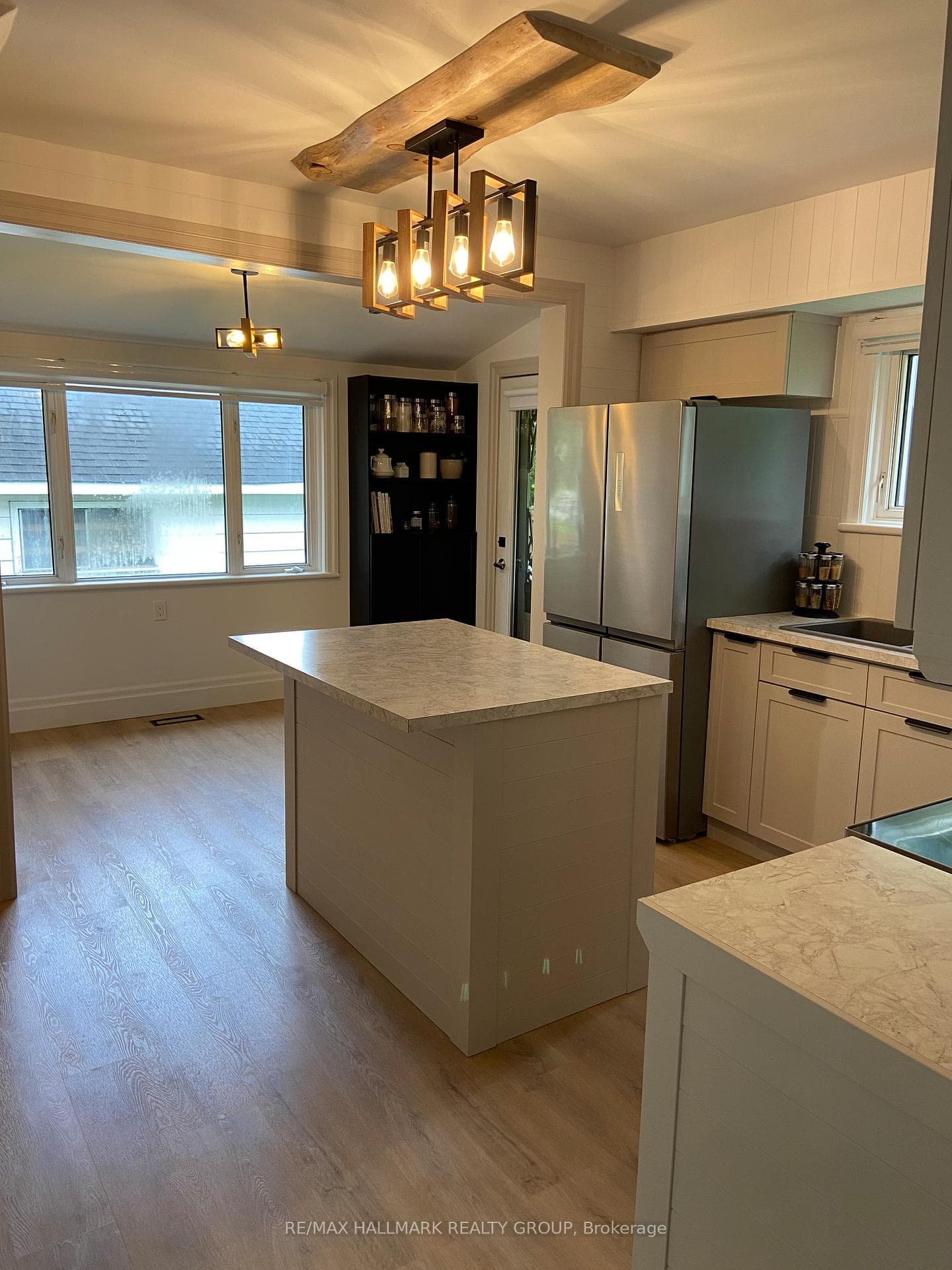 2545 MARKET Street photo 14