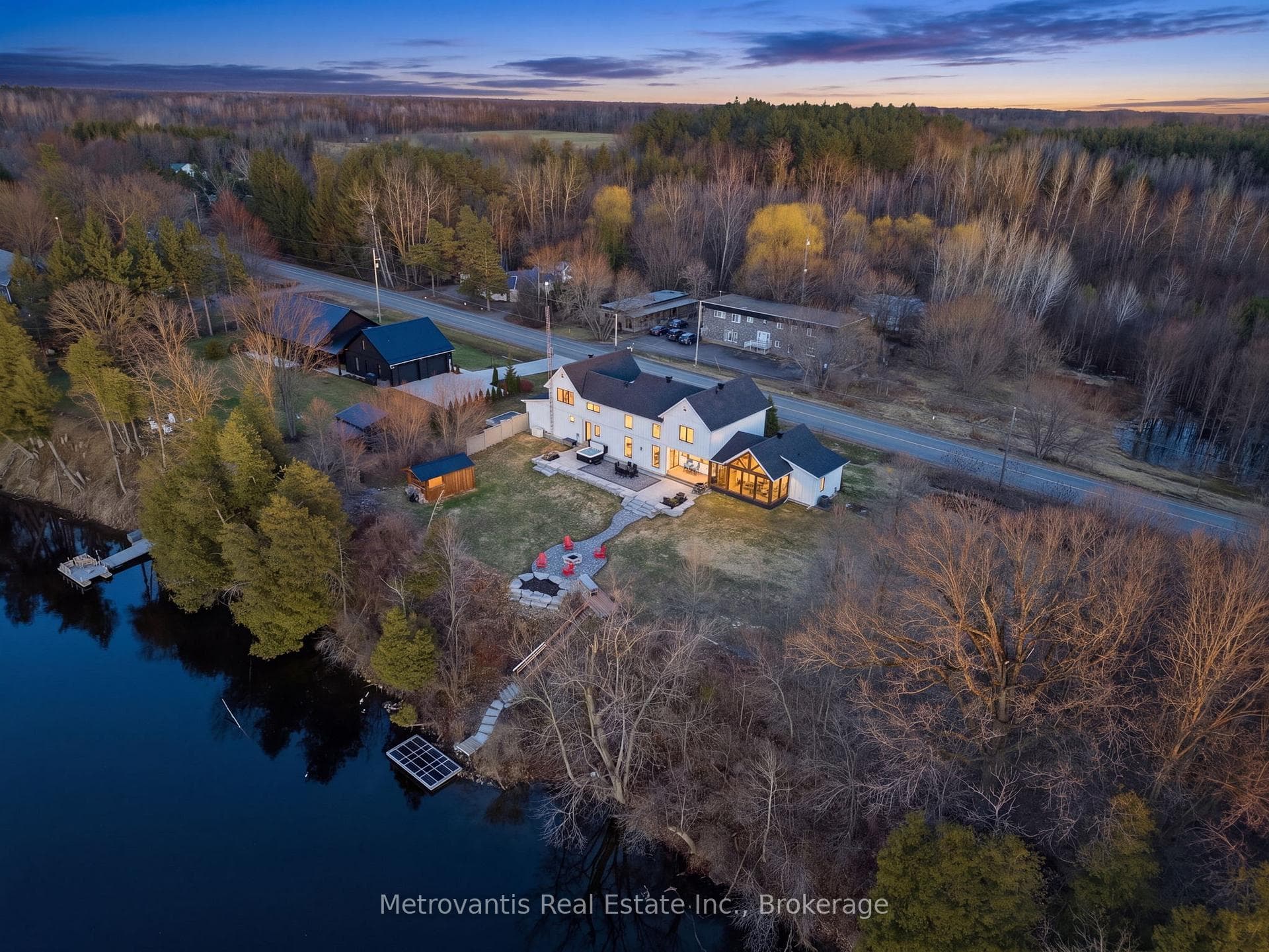 699 River Road photo 2