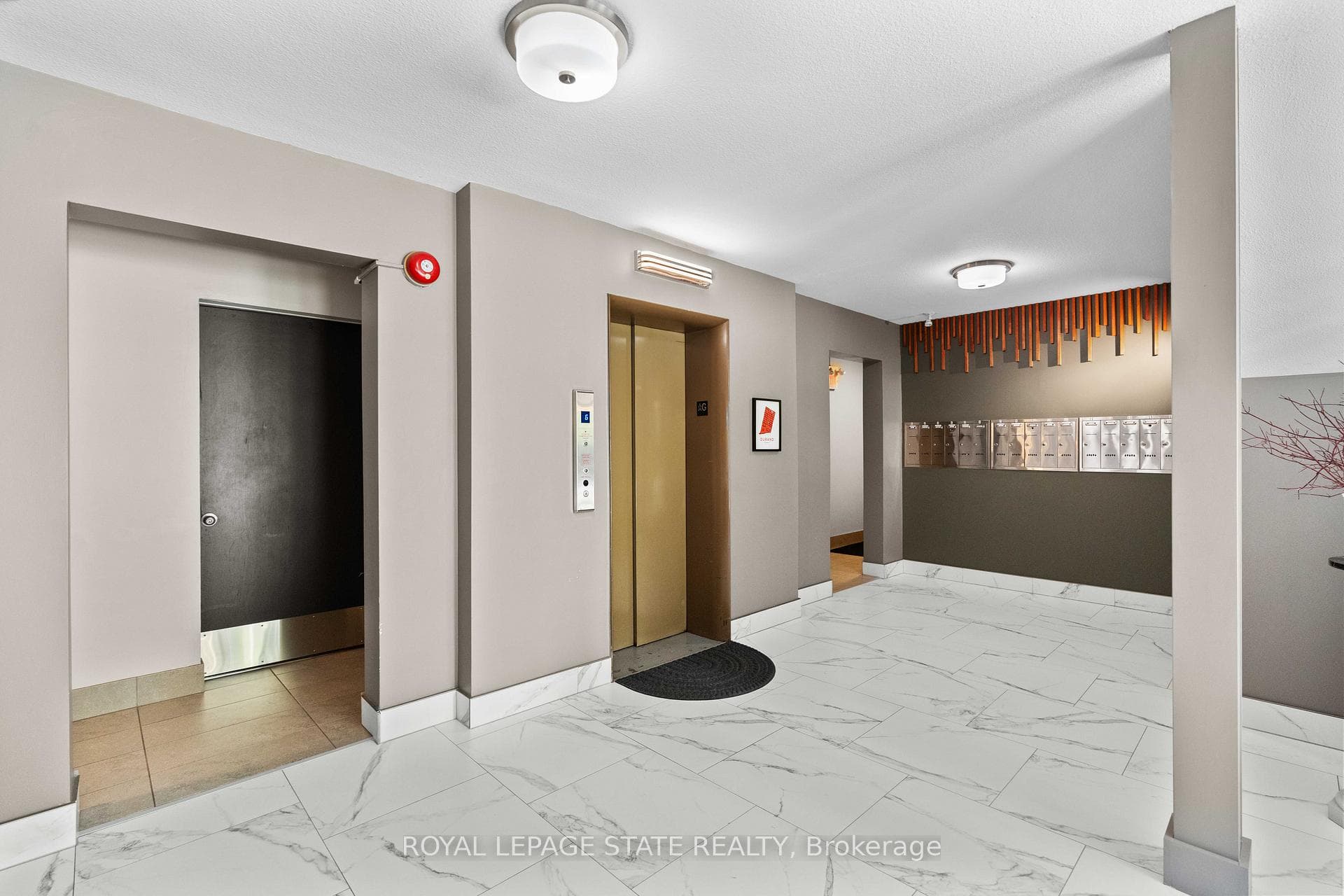 245 Bay Street Unit 1 photo 5
