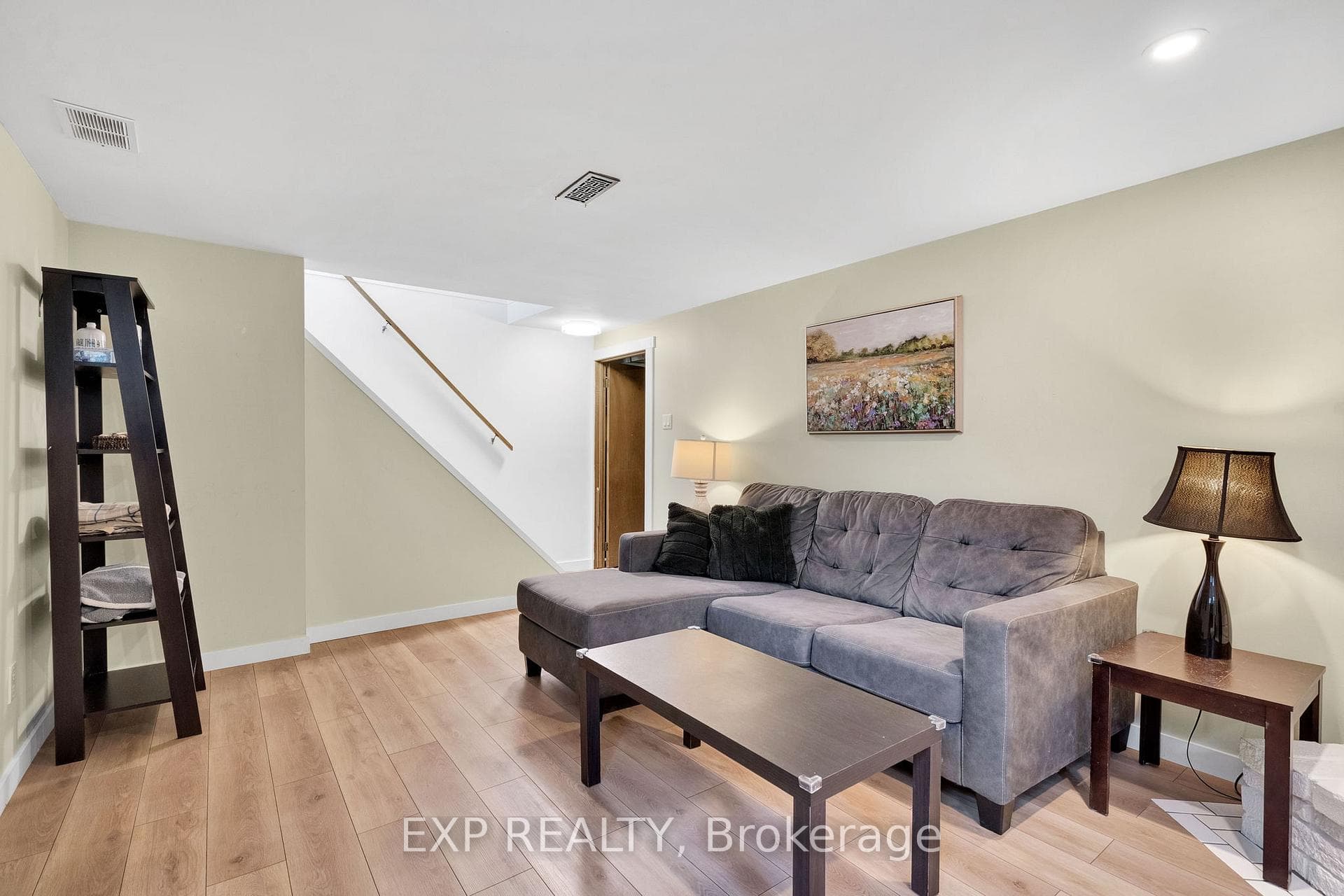 34 Taylor Crescent photo 34