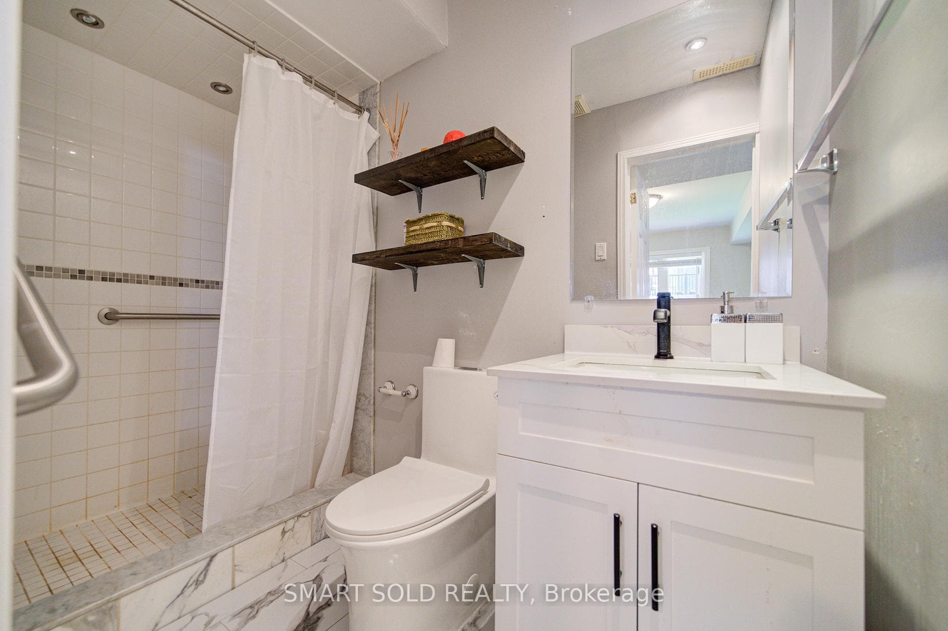 122 Mistysugar Trail photo 48