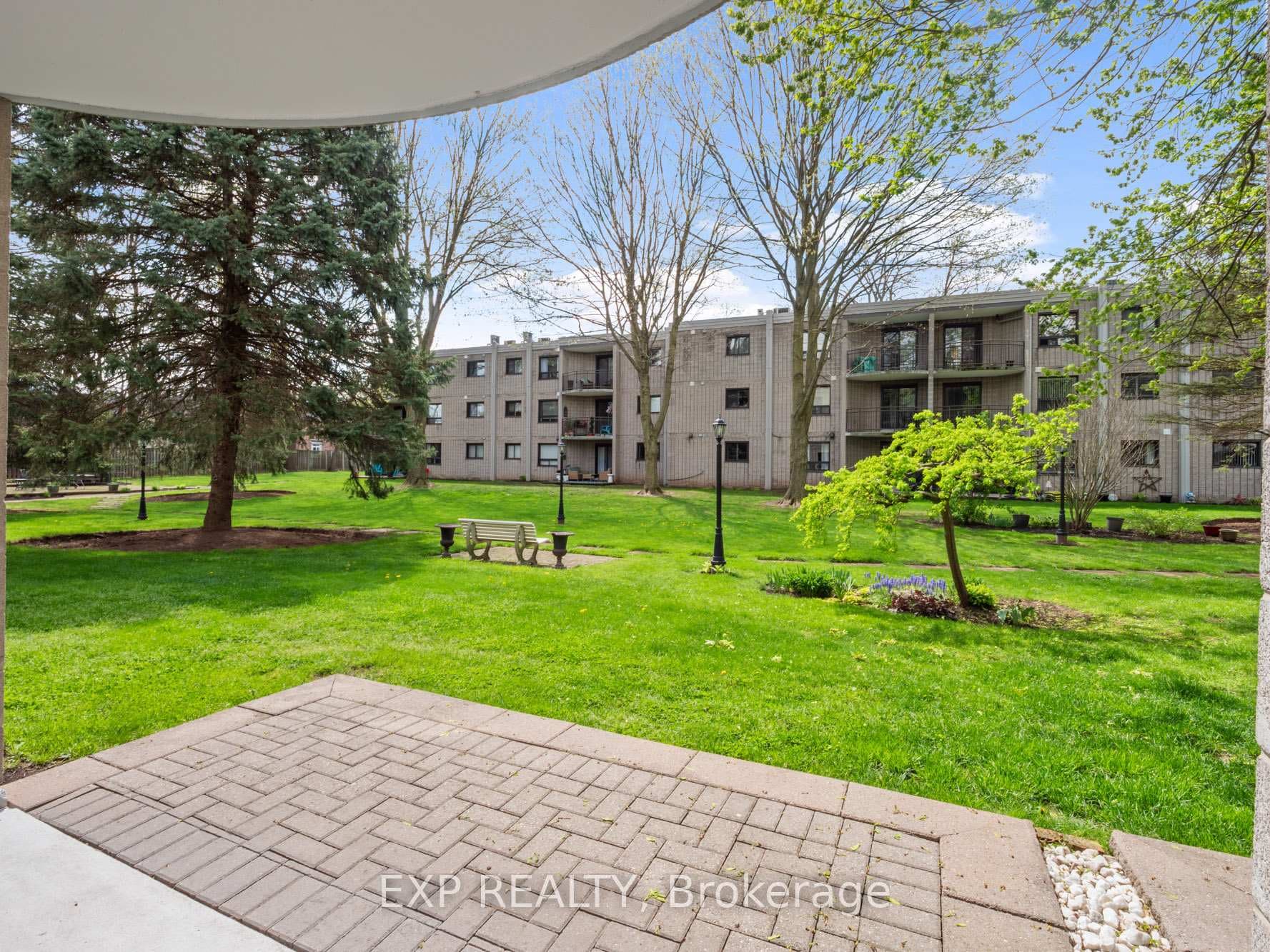 4658 DRUMMOND Road Unit 126 photo 17