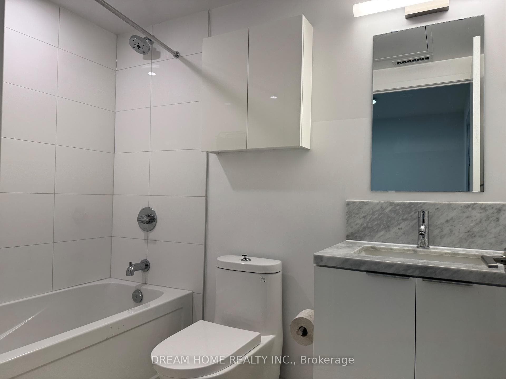 230 Simcoe Street Unit 1024 photo 10