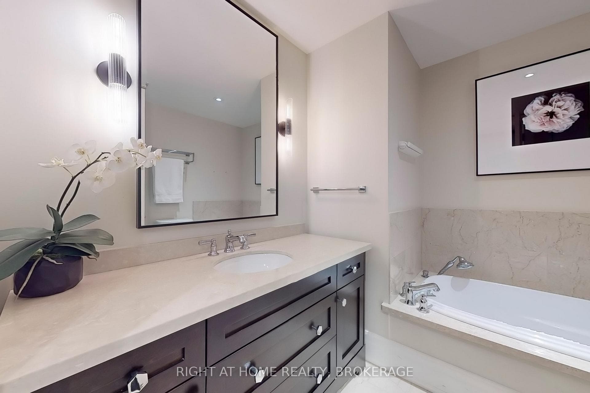 155 St Clair Avenue Unit 307 photo 7