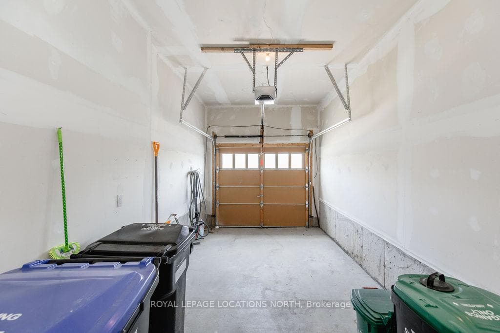 3 Hughes Street photo 32